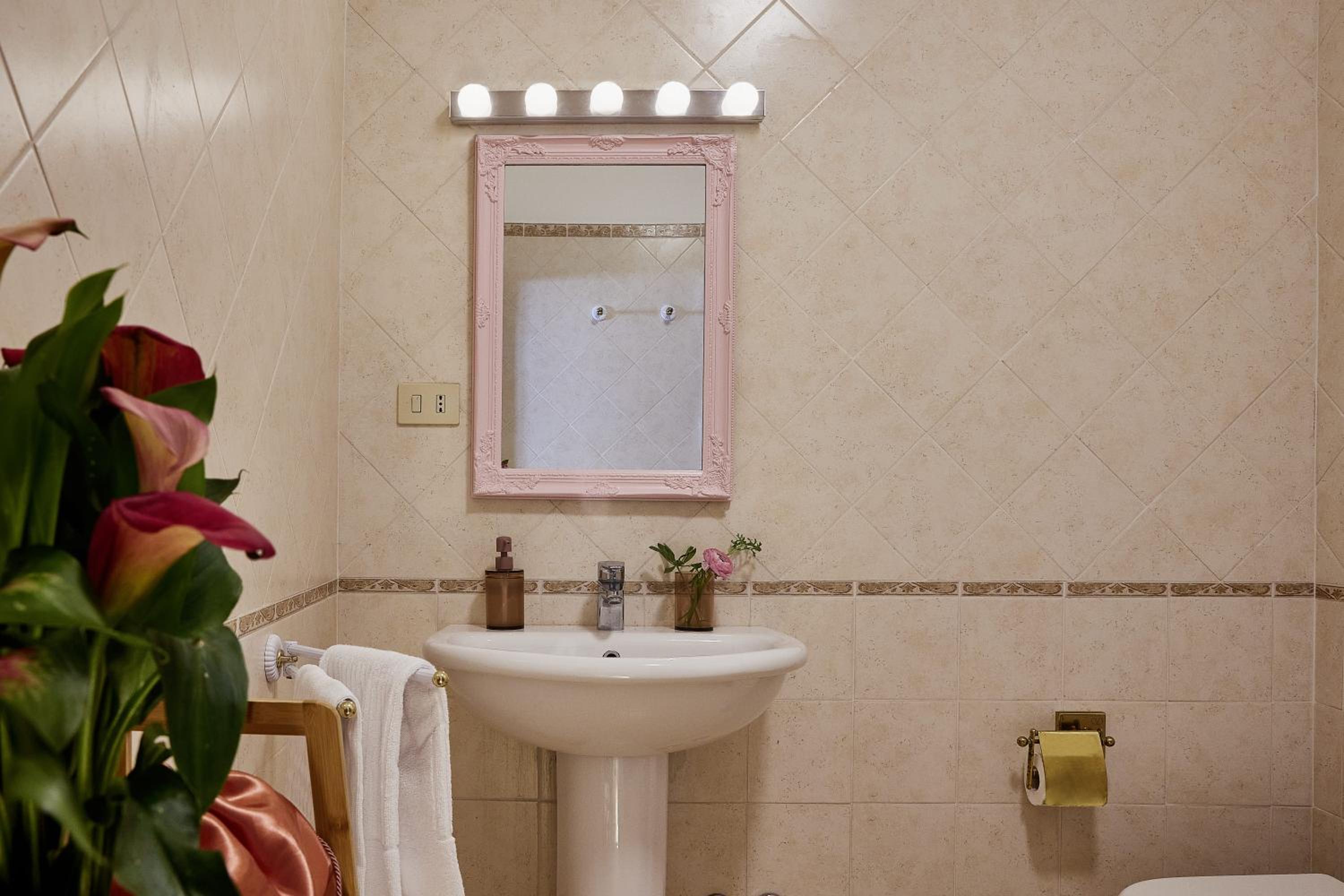 TrastevereHome - Elegant Apartment Near Navona Square
