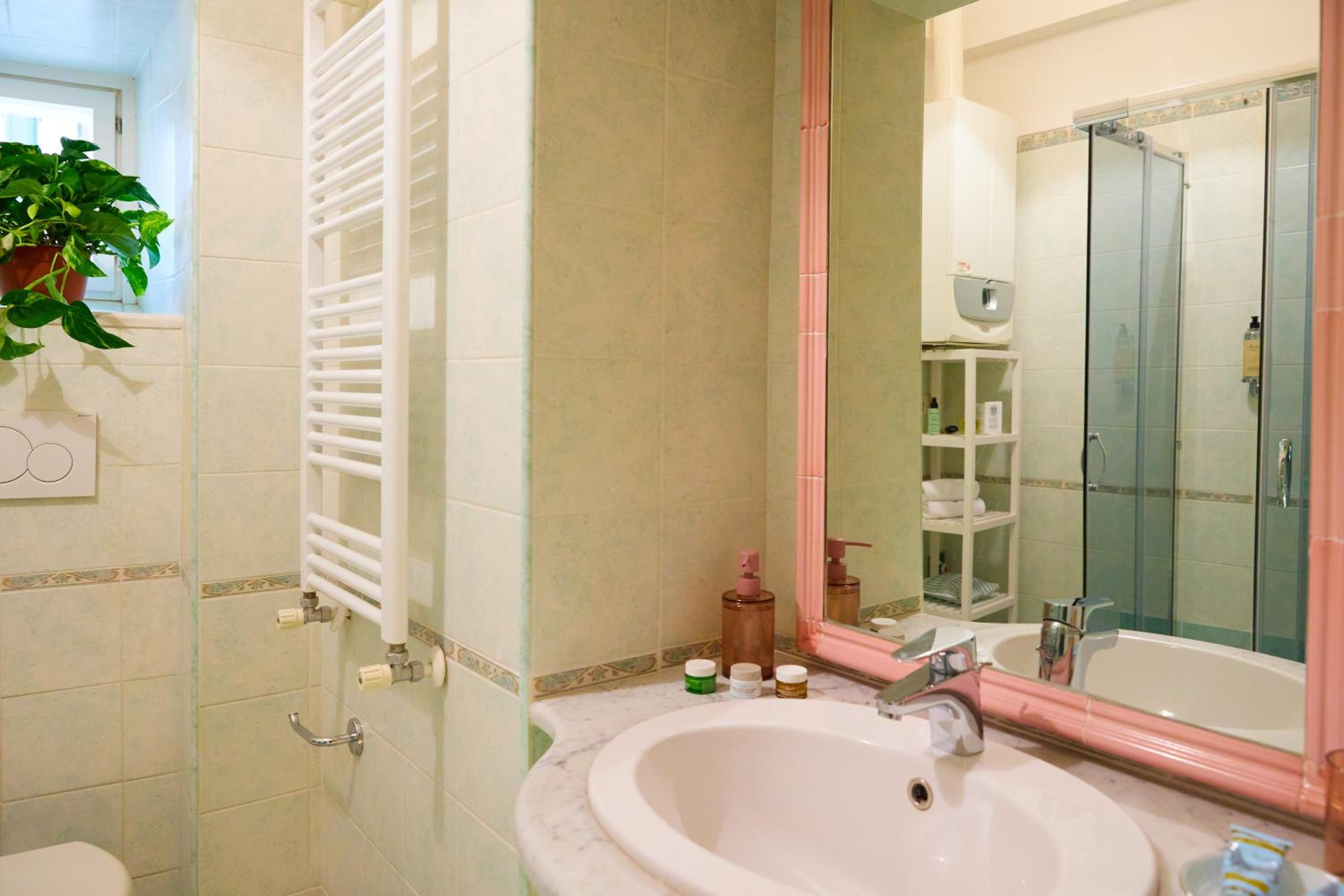 TrastevereHome - Elegant Apartment Near Navona Square