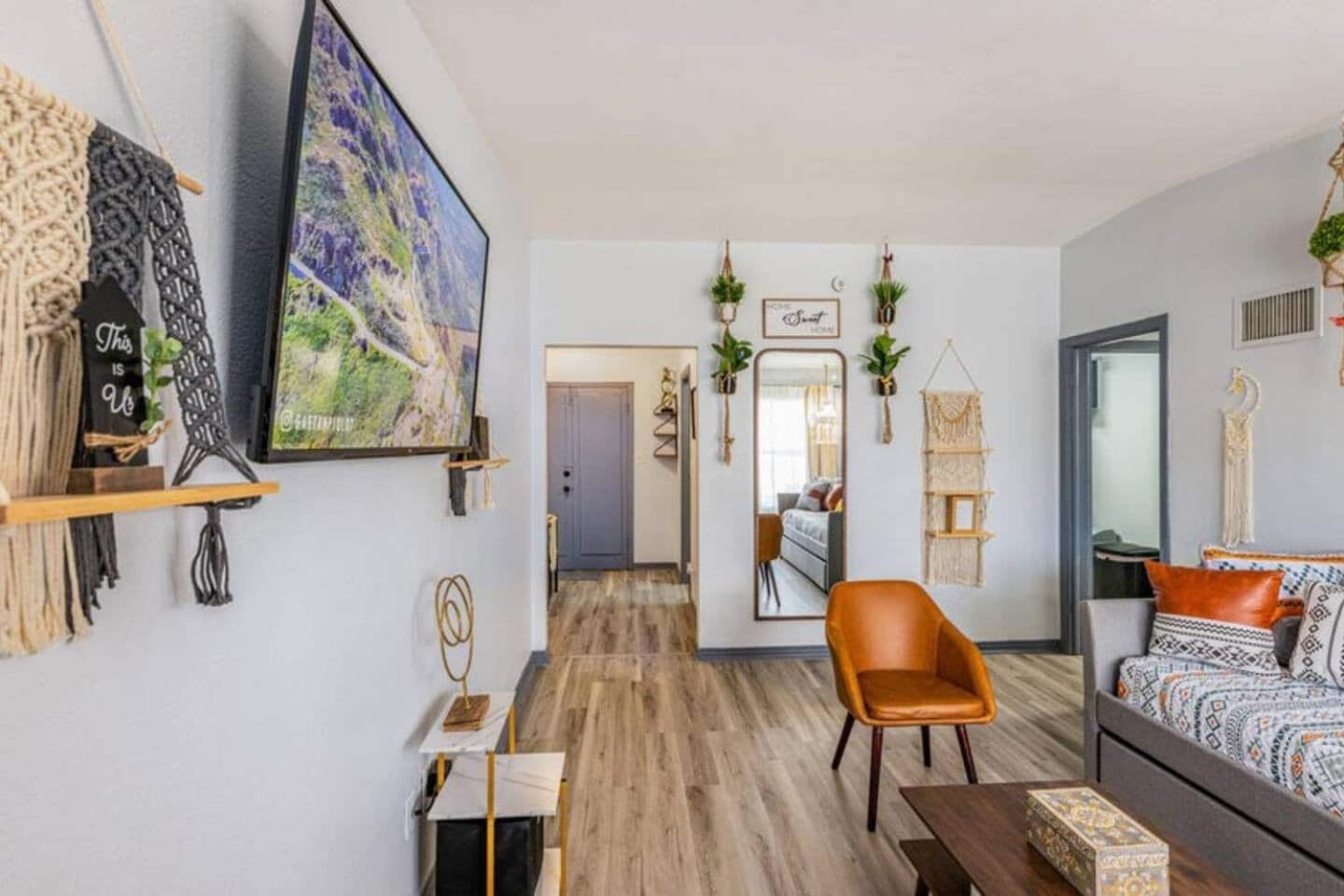 Magical 3BR Orlando Getaway Kitchen Near Parks