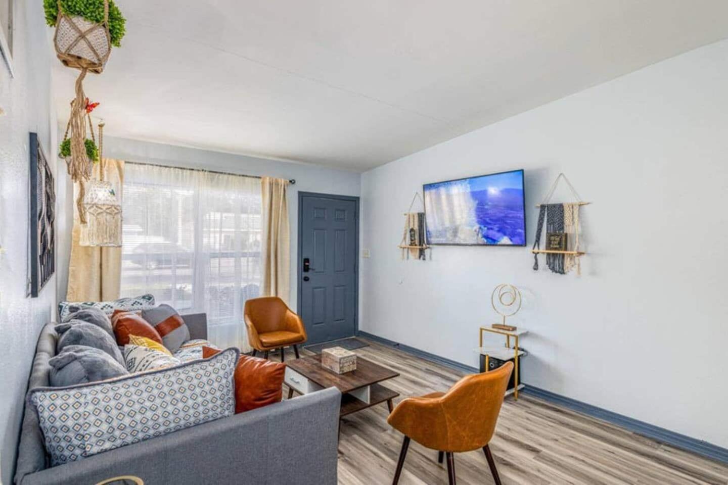 Magical 3BR Orlando Getaway Kitchen Near Parks