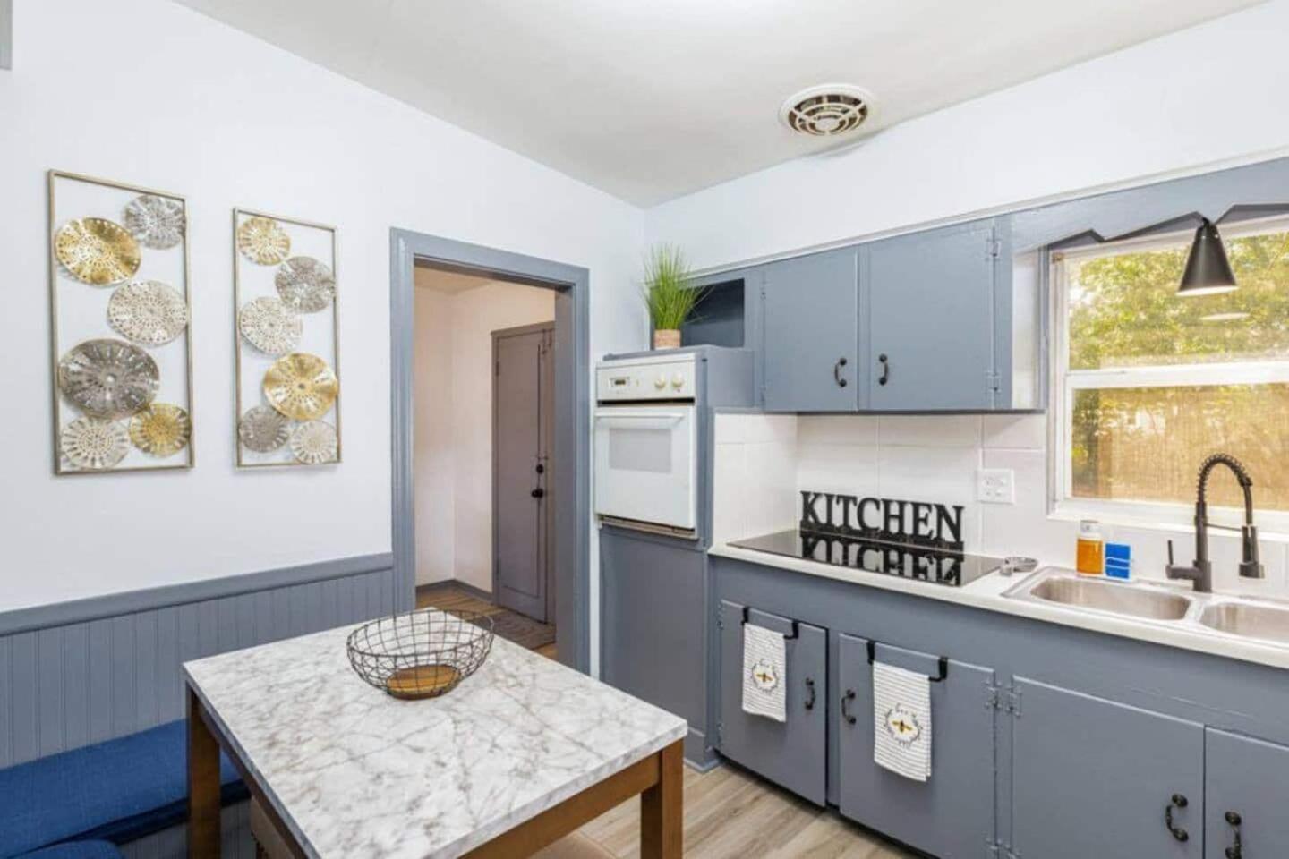 Magical 3BR Orlando Getaway Kitchen Near Parks