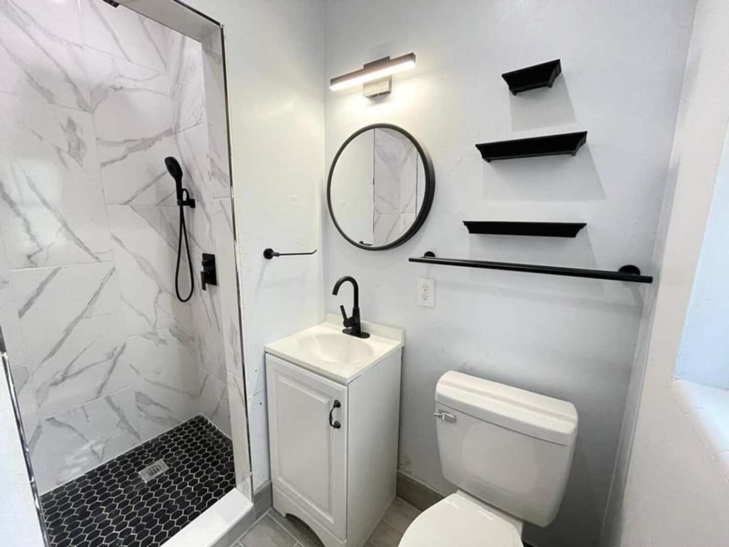 Magical 3BR Orlando Getaway Kitchen Near Parks