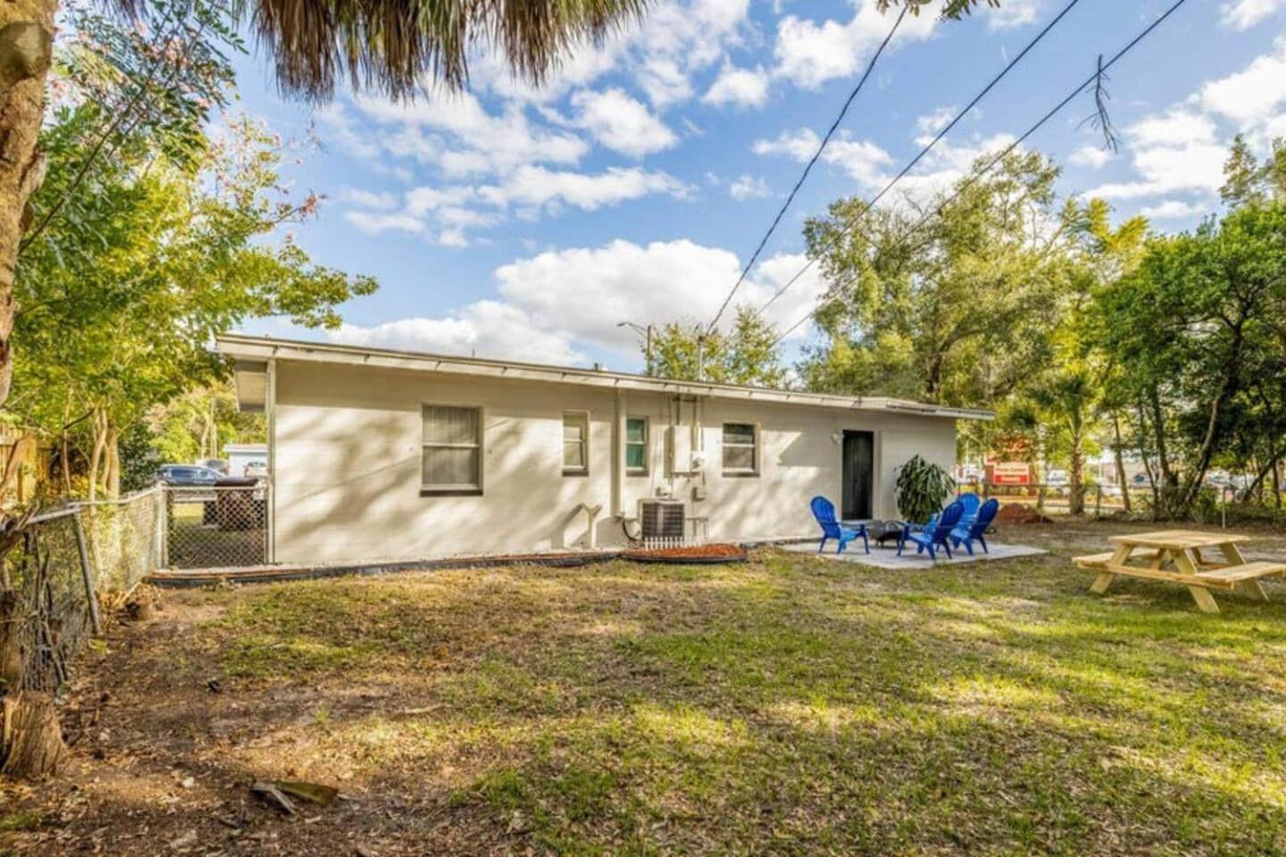 Magical 3BR Orlando Getaway Kitchen Near Parks