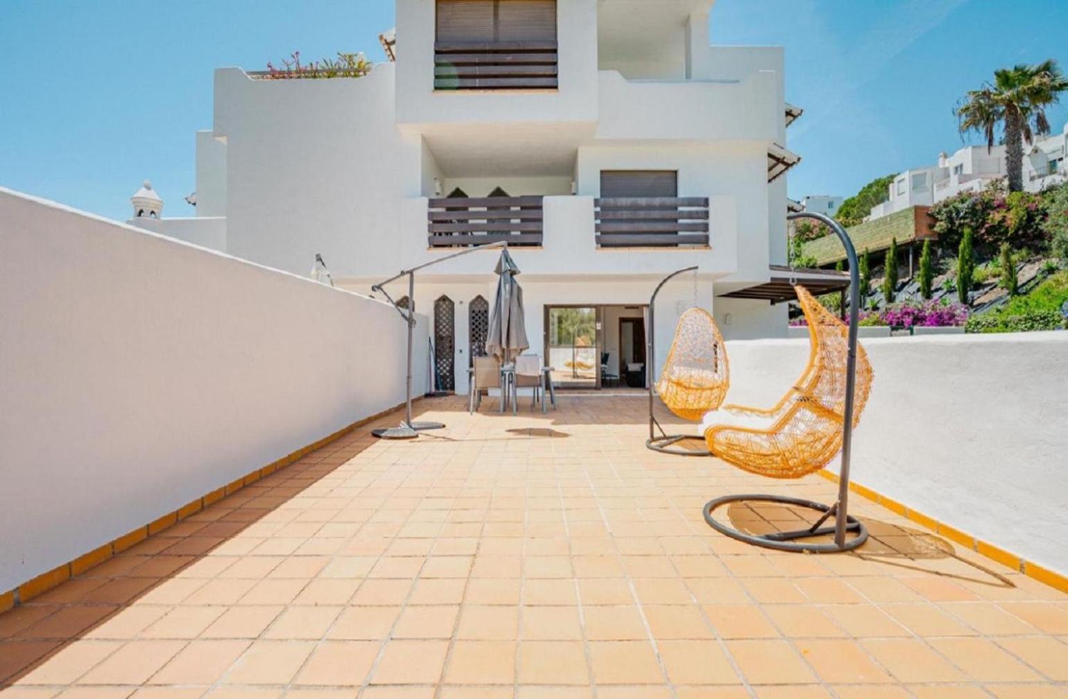 36 Apartment with large garden, pool and padel court in Golf Hills Estepona view 4