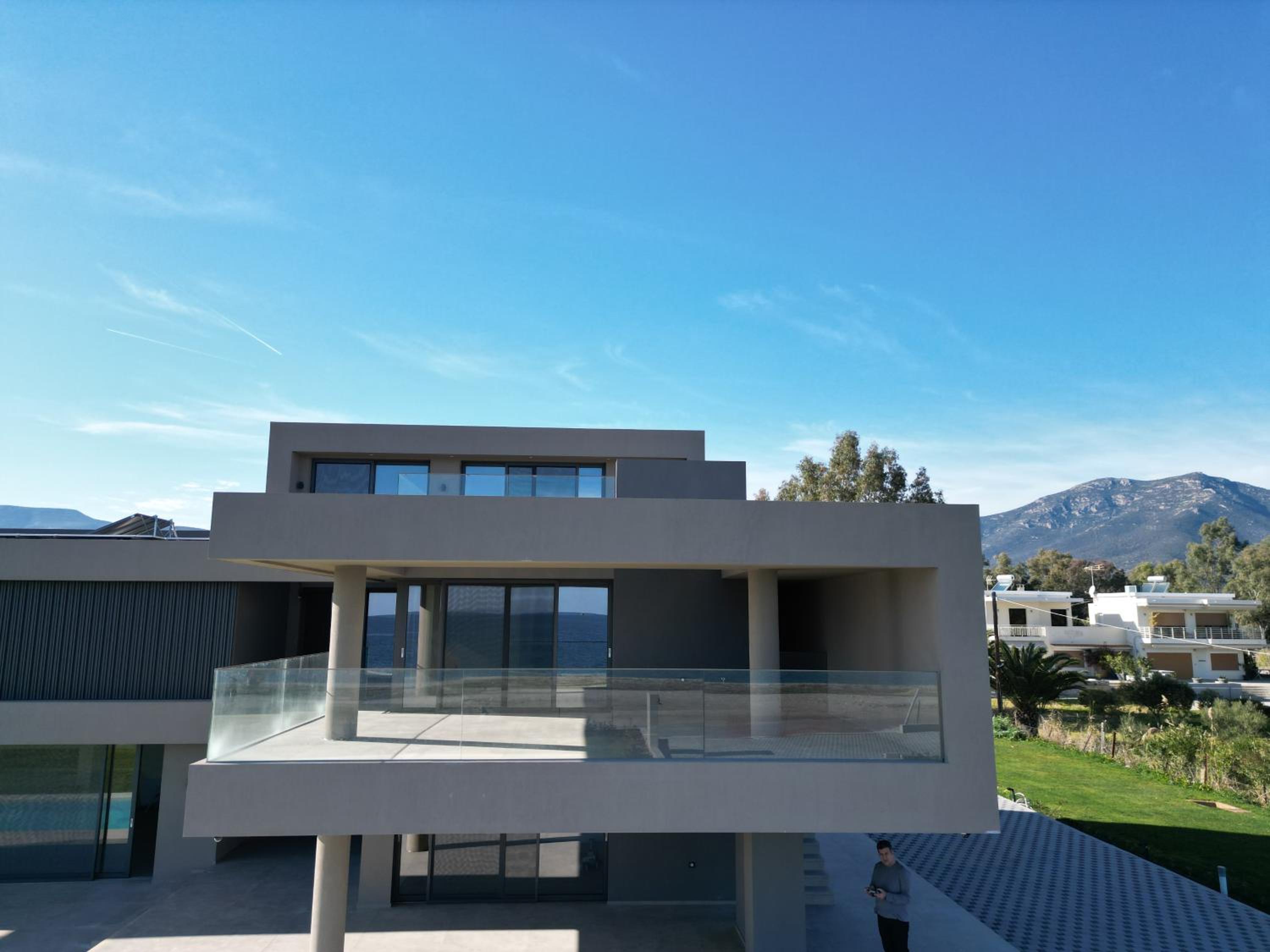 Sun and Sea Apartment - Beachfront, 2 Bedrooms with Sea View & Garden