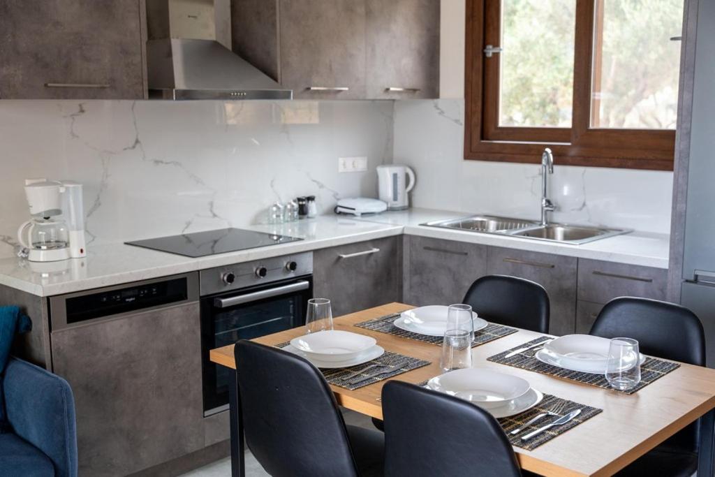 Terra Blue Suites - Dimitra view 3