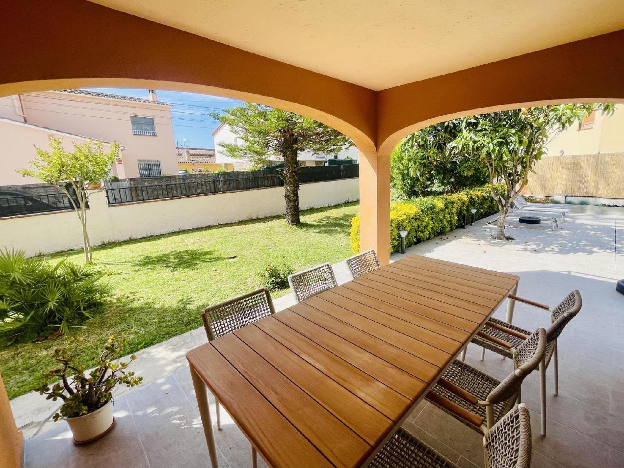 Casa Hermanos by Costabravaway