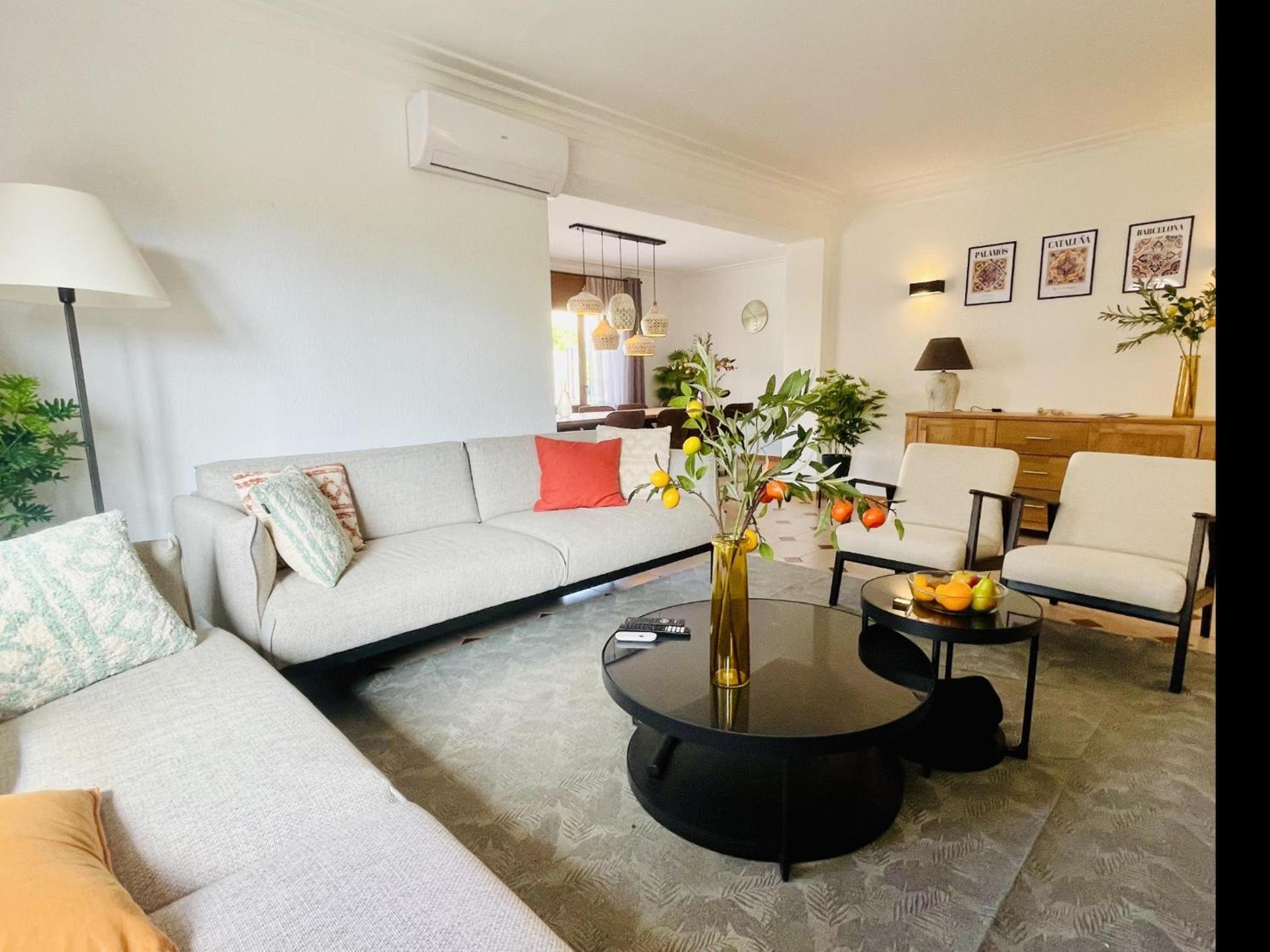 Casa Hermanos by Costabravaway
