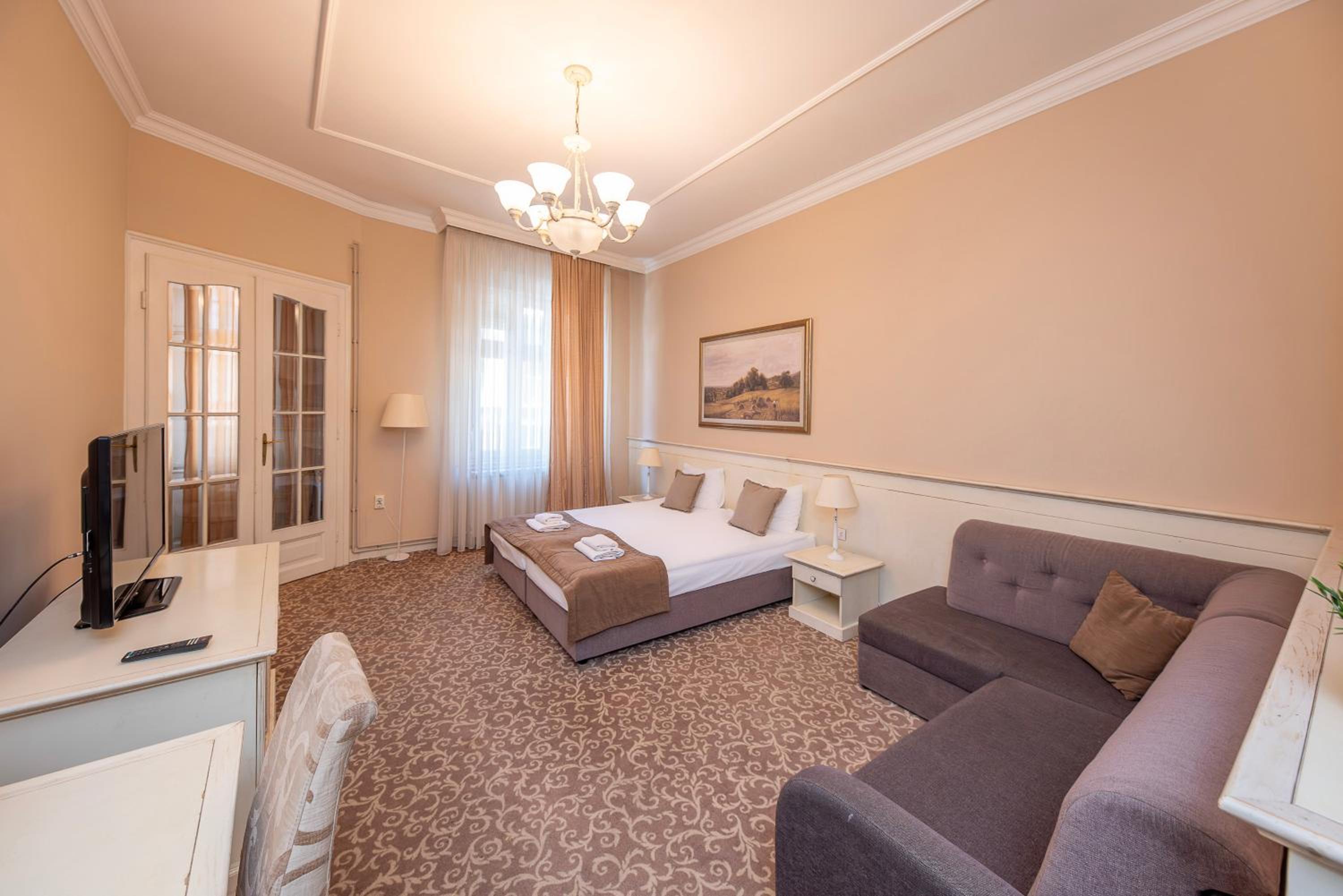 Top Central Rooms view 2