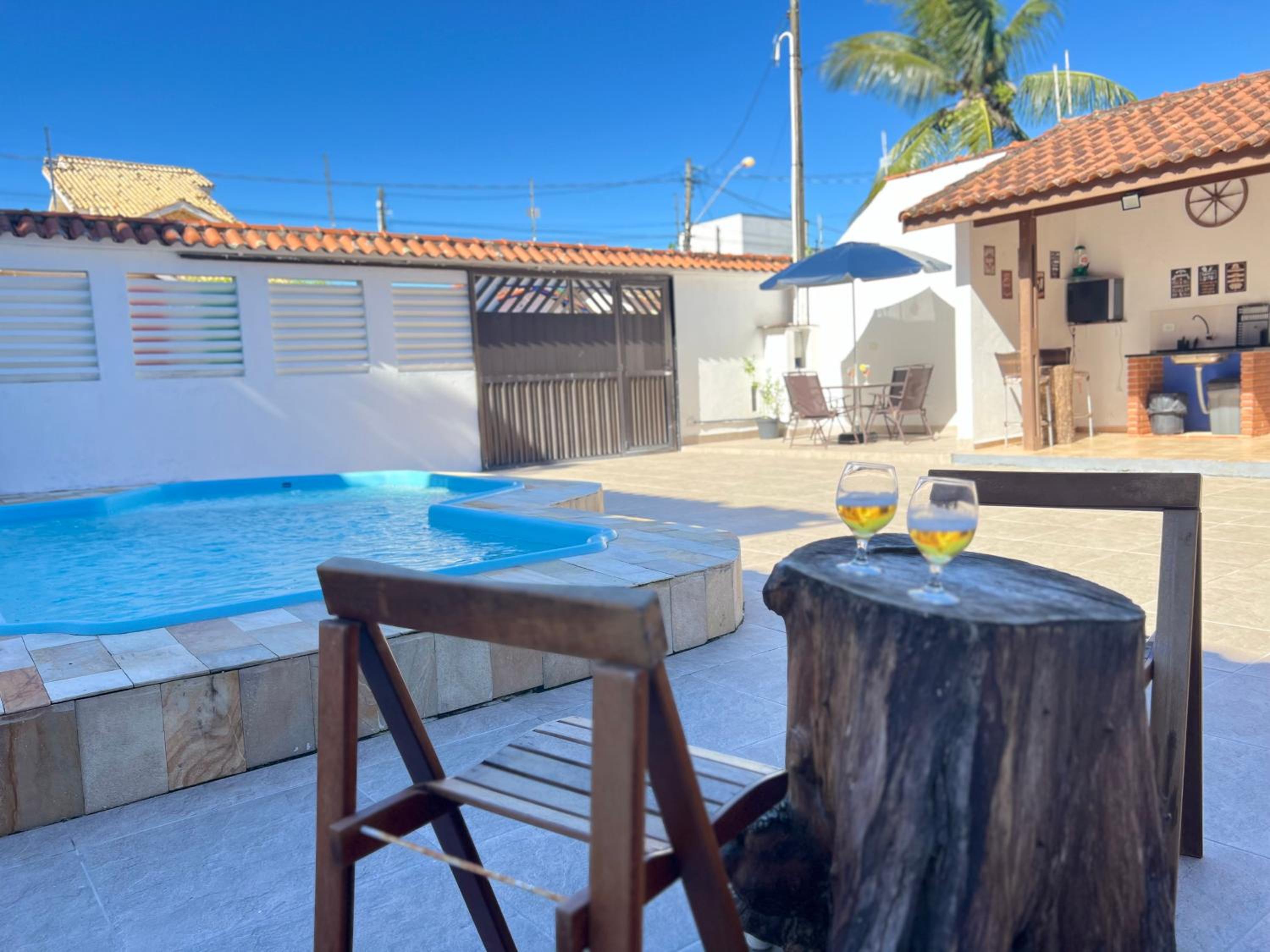 Casa terrea perfeita para familias 100 m da praia do Arpoador, com piscina, churrasqueira, ar condicionado e 4 quartos