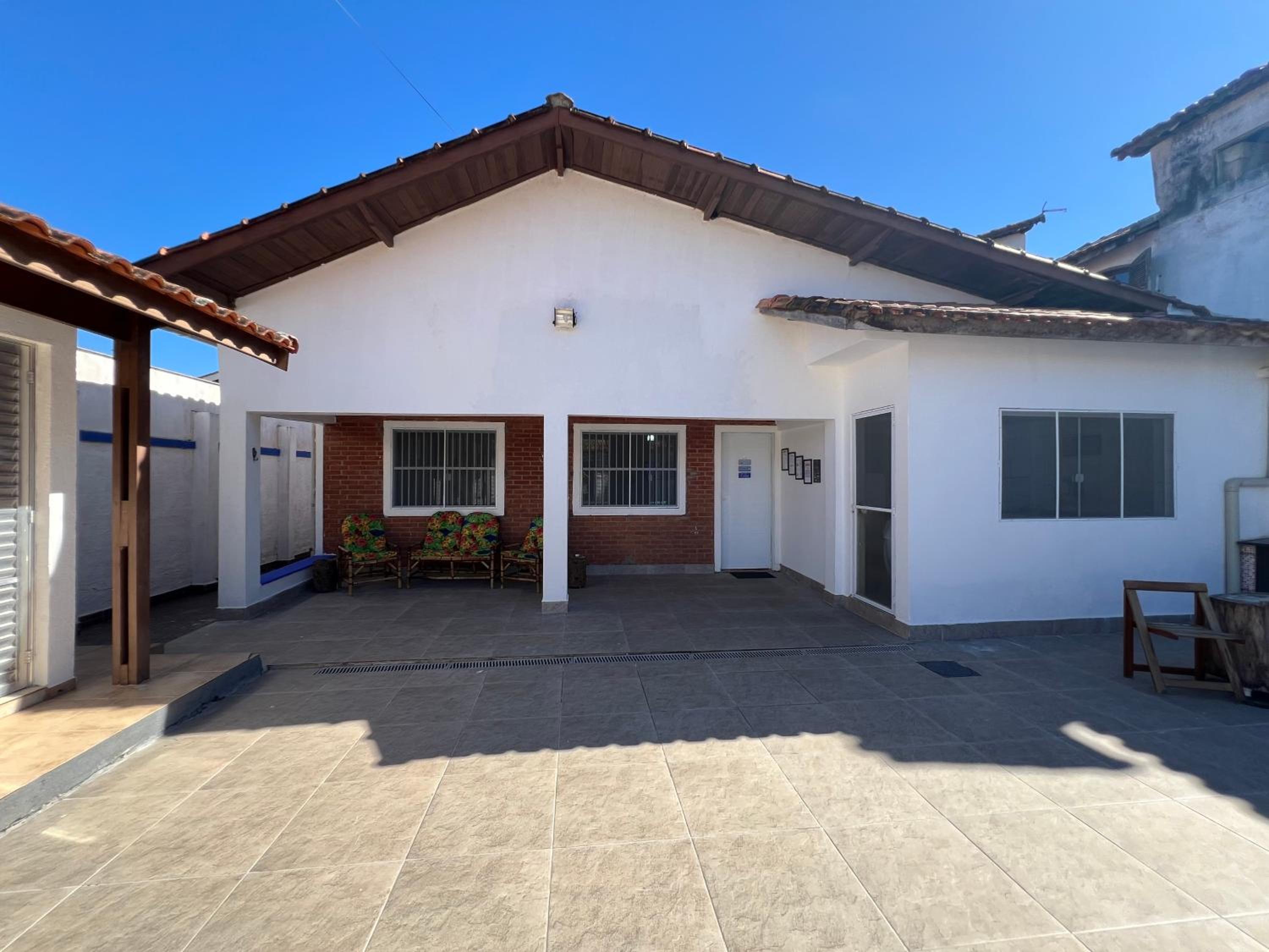 Casa terrea perfeita para familias 100 m da praia do Arpoador, com piscina, churrasqueira, ar condicionado e 4 quartos