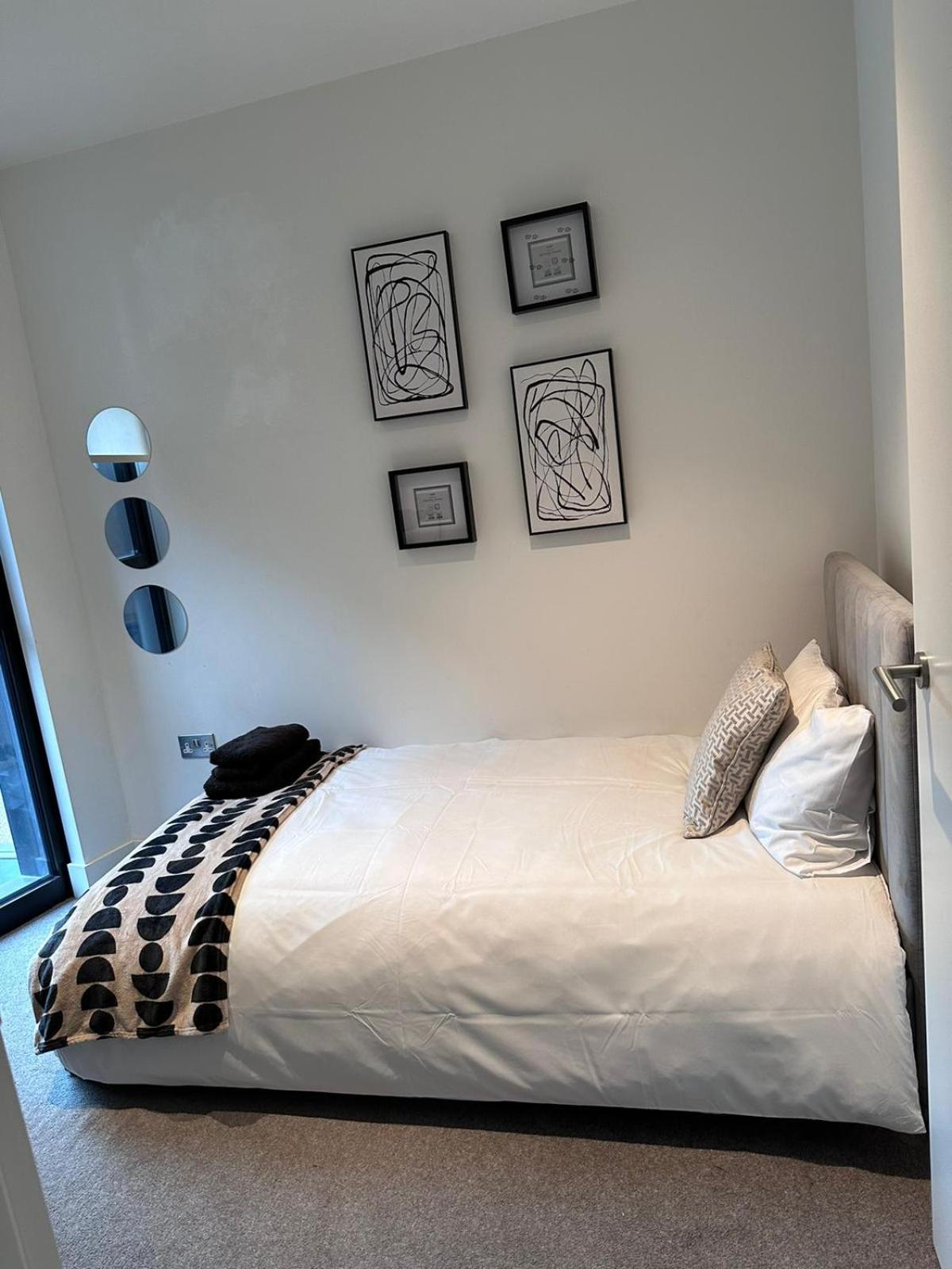 Stylist 2 Bedroom Apartment in Central London