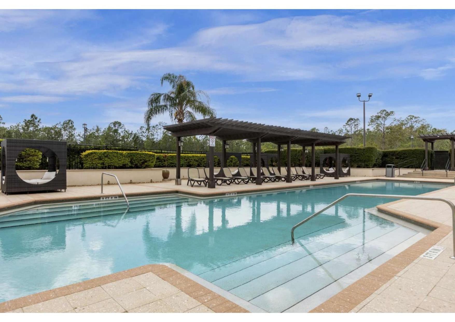Summer Sale Luxury 4BR Townhome - 5 Minutes from Disney