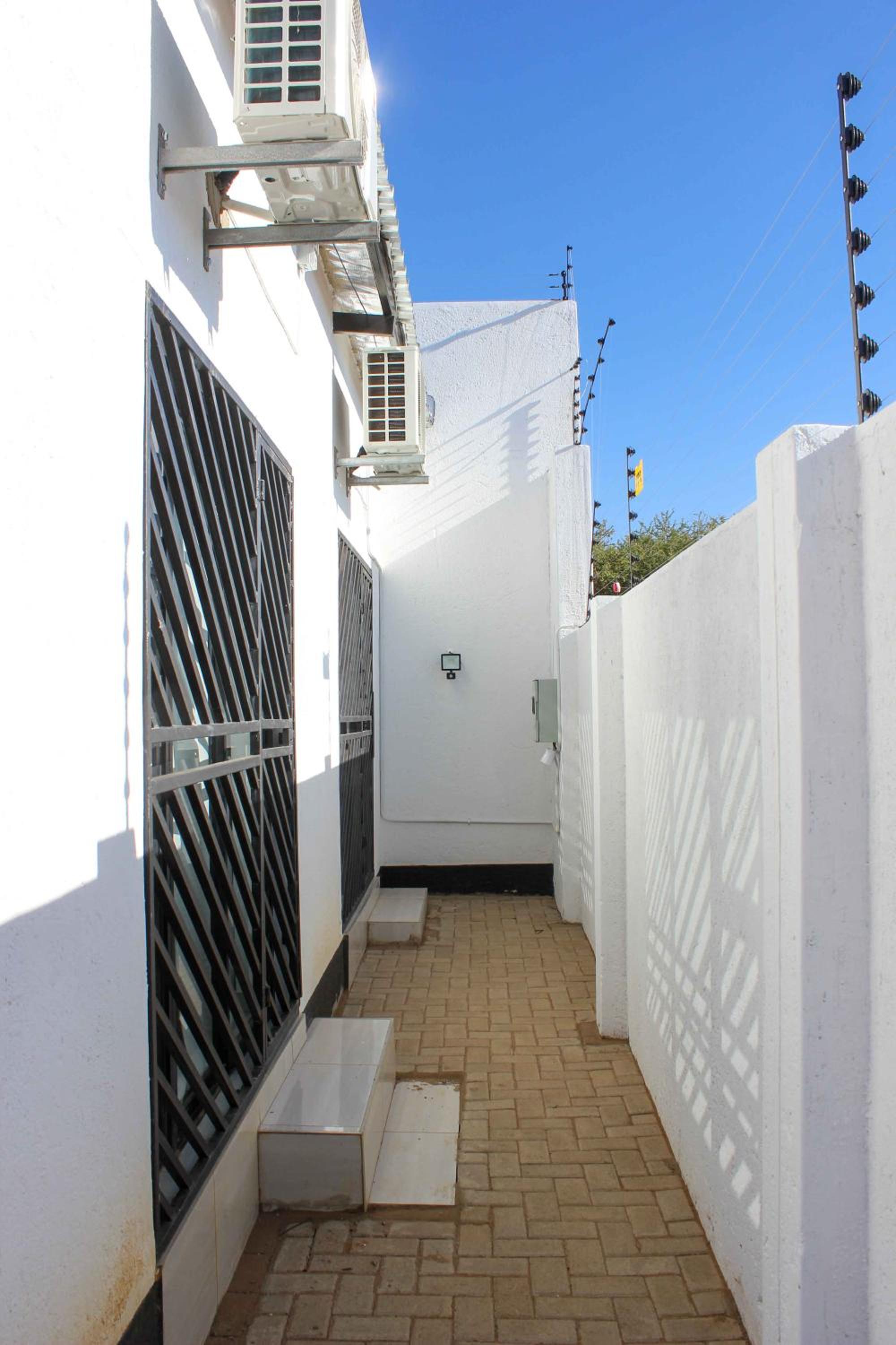Esteem guesthouse Windhoek view 4