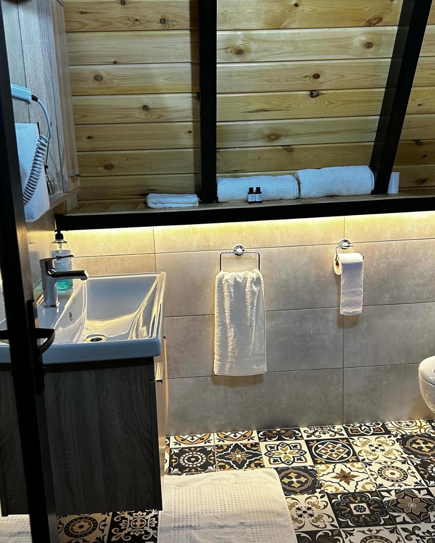RUBADİDİ BUNGALOV