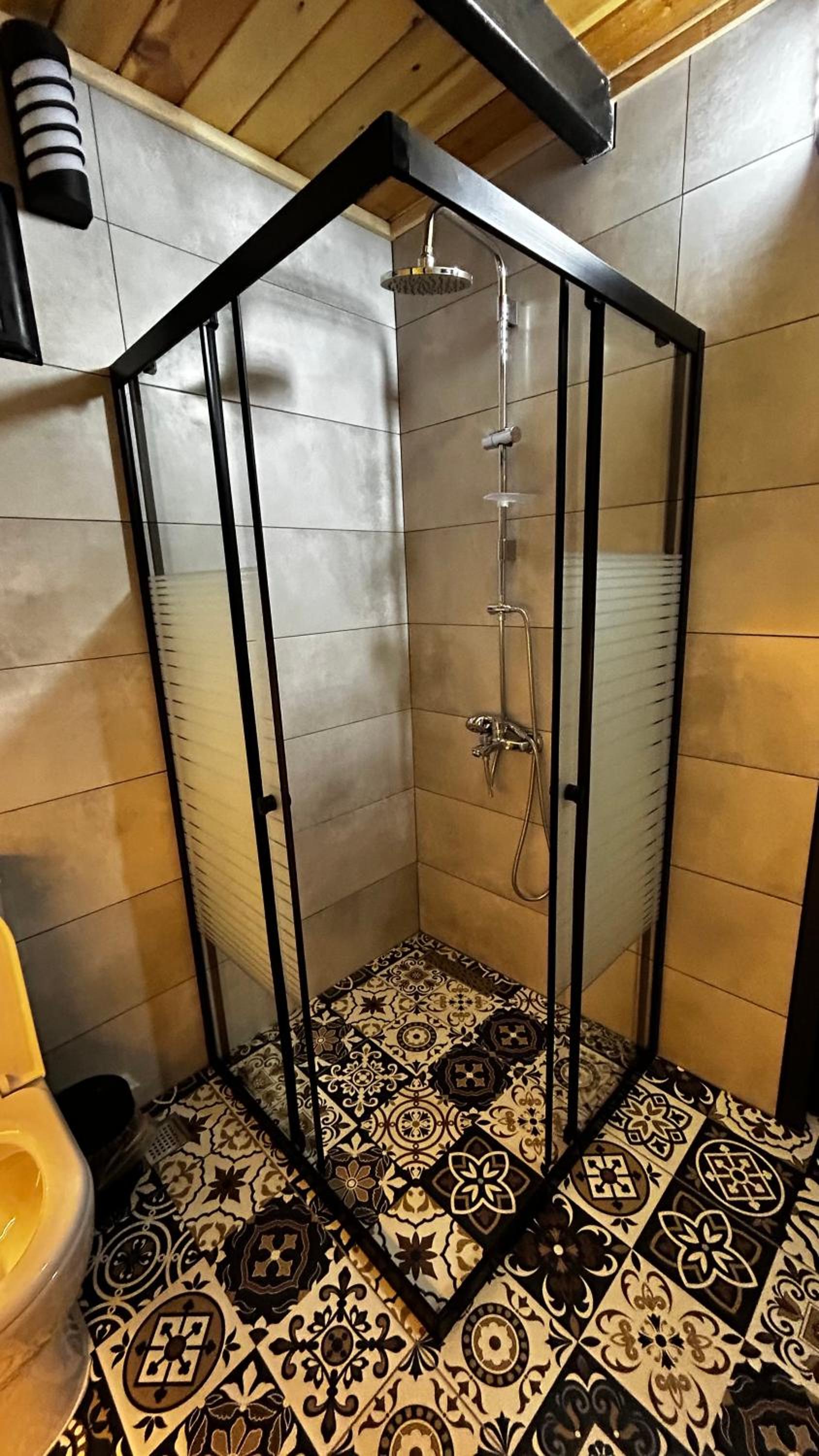 RUBADİDİ BUNGALOV
