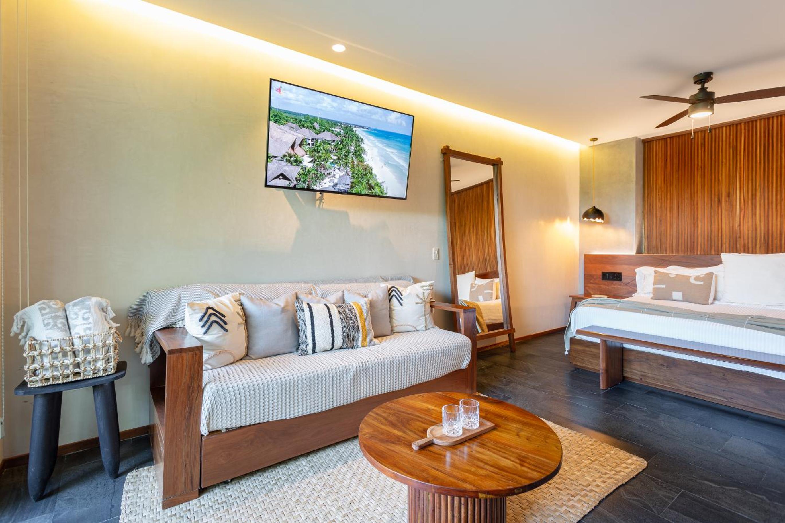 LUXURY CONDO, Infinity & Cenote Pools, Miraluna, Aldea Zama Tulum
