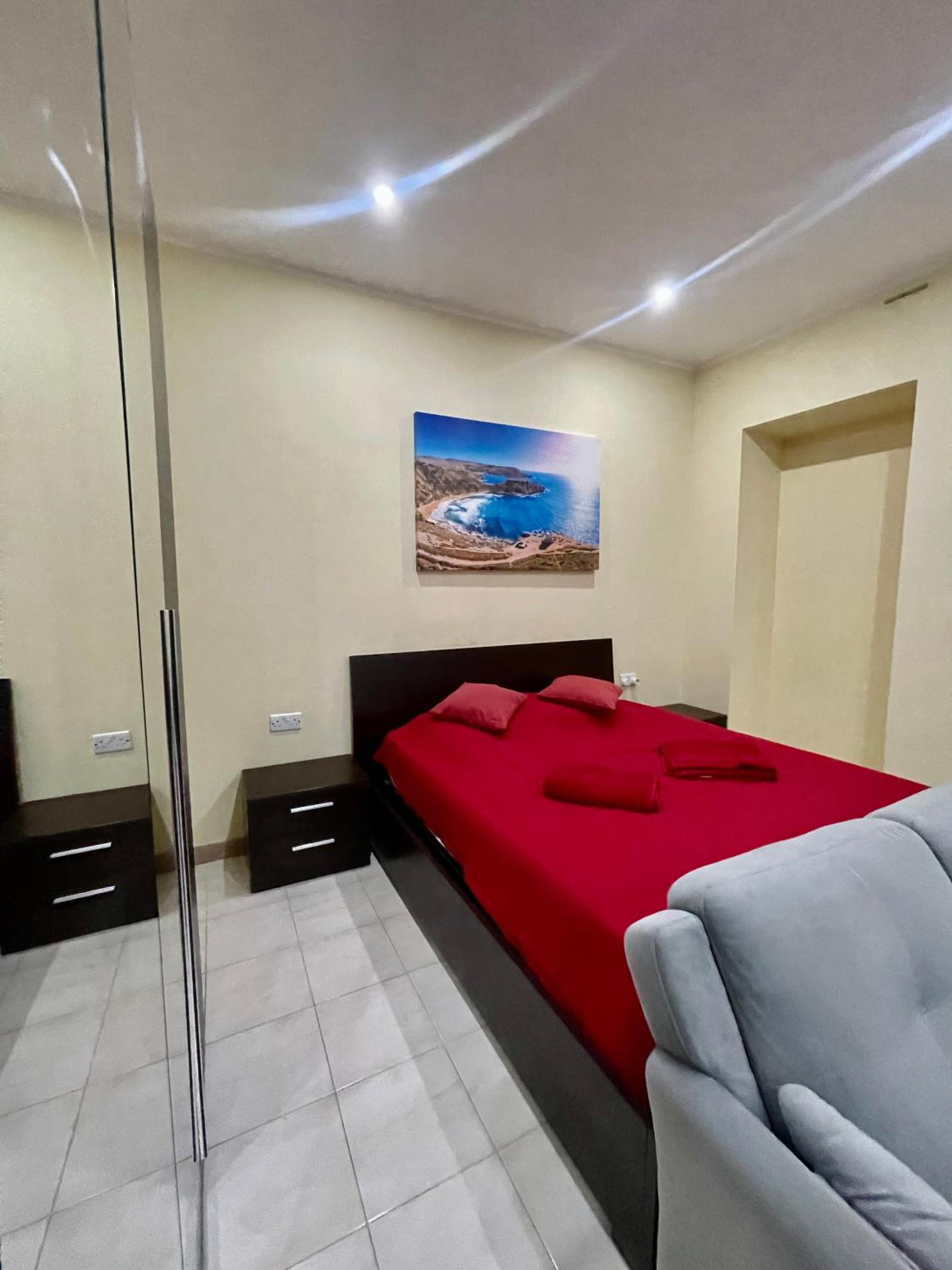 Cozy One bedroom apartment view 3
