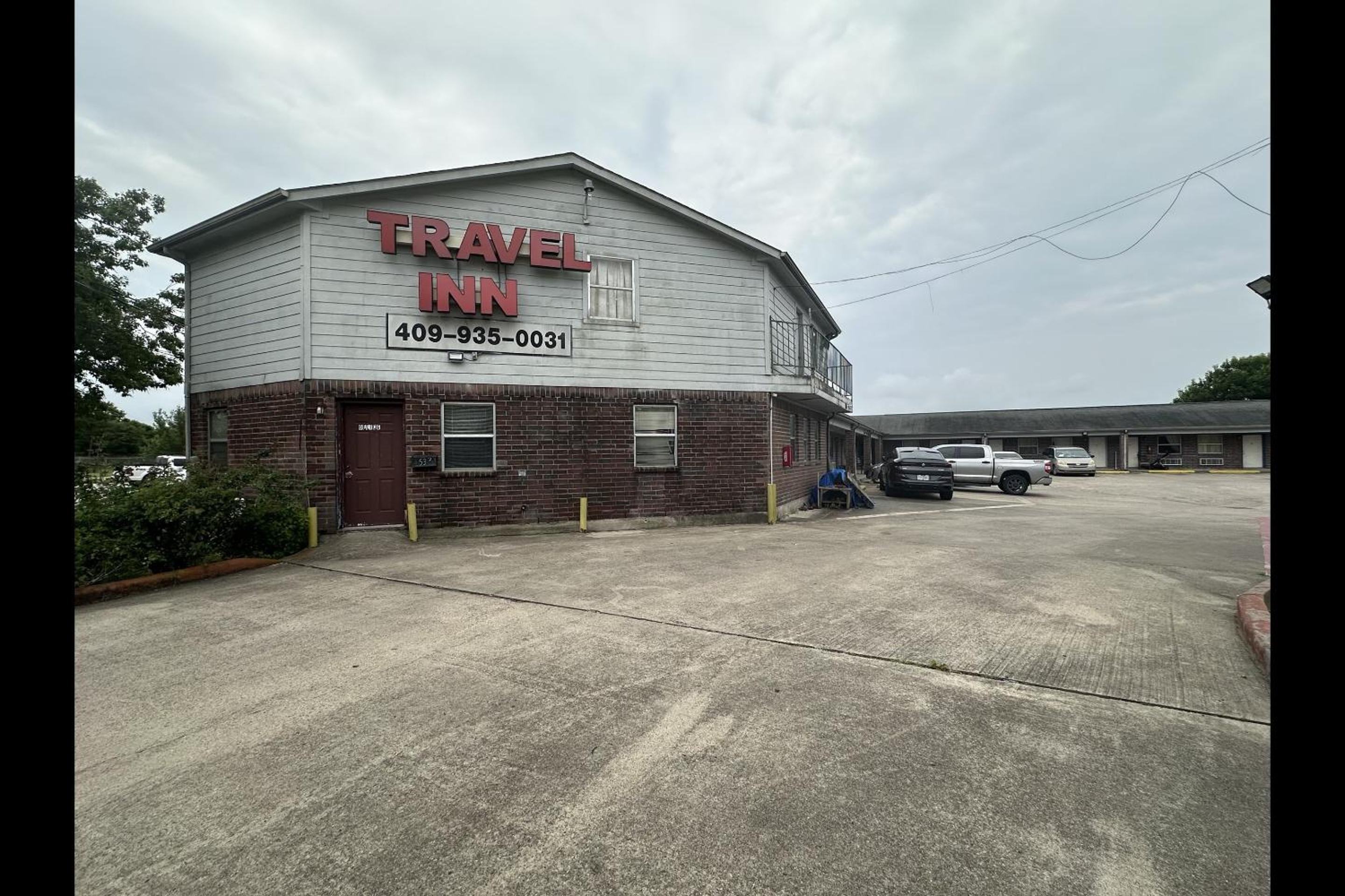 Travel Inn By OYO La Marque Texas City I-45 view 2