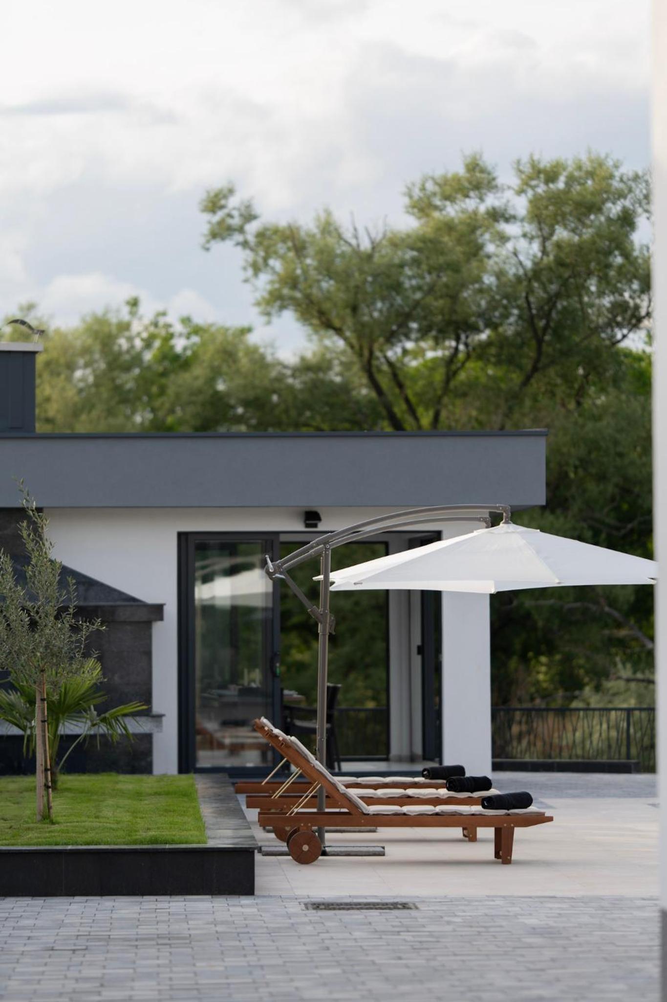 Villa H