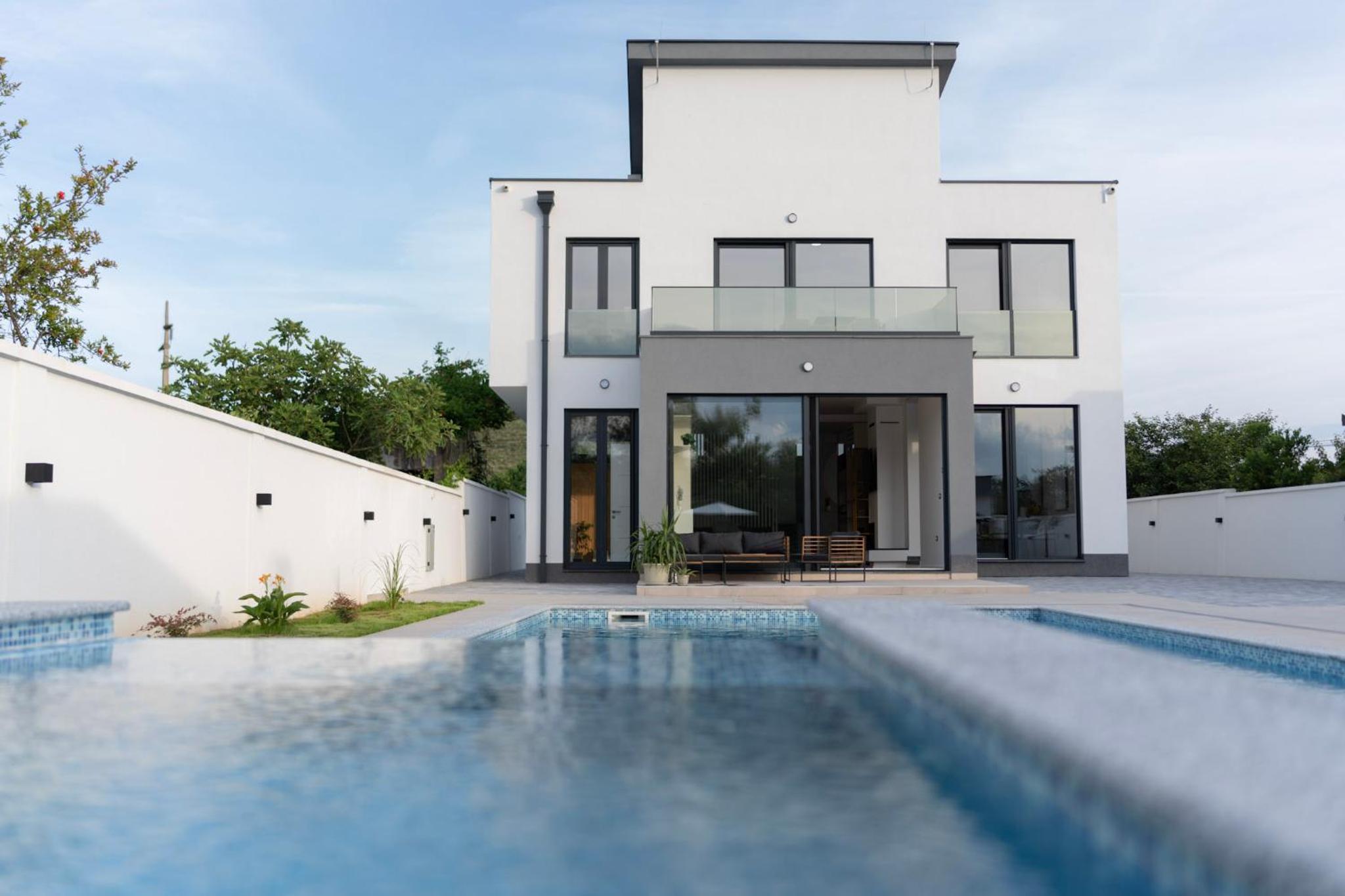 Villa H