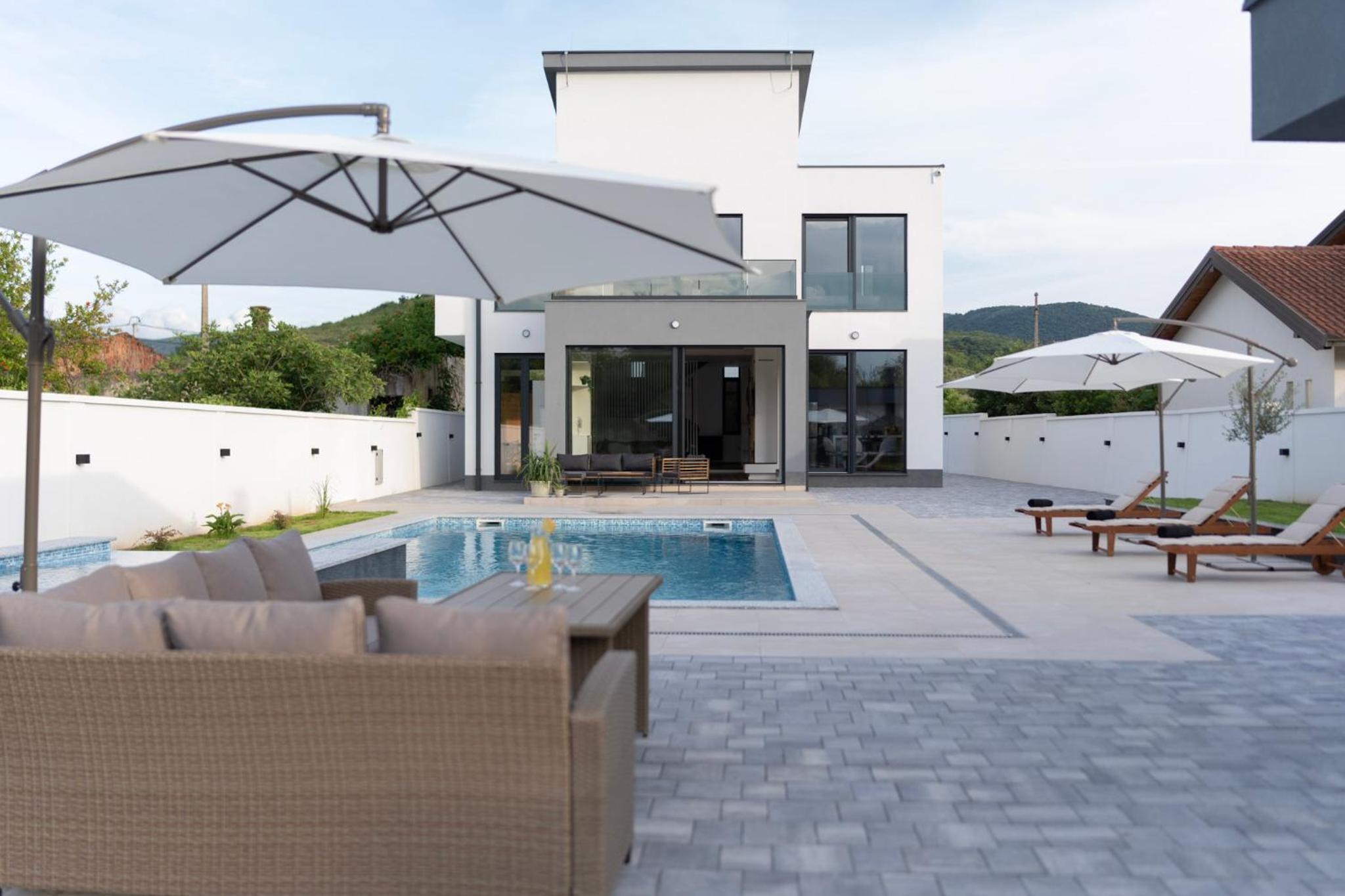 Villa H
