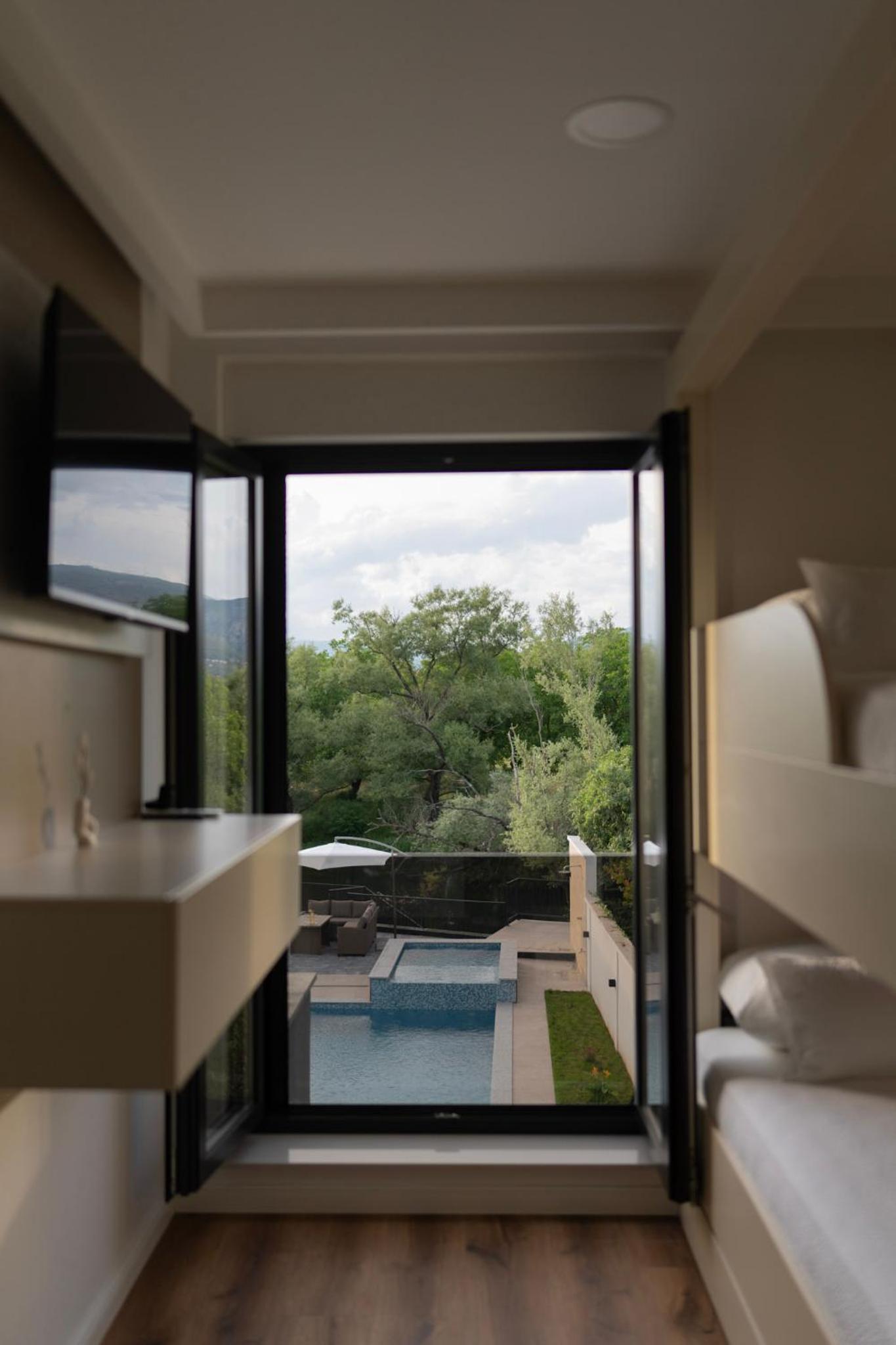 Villa H