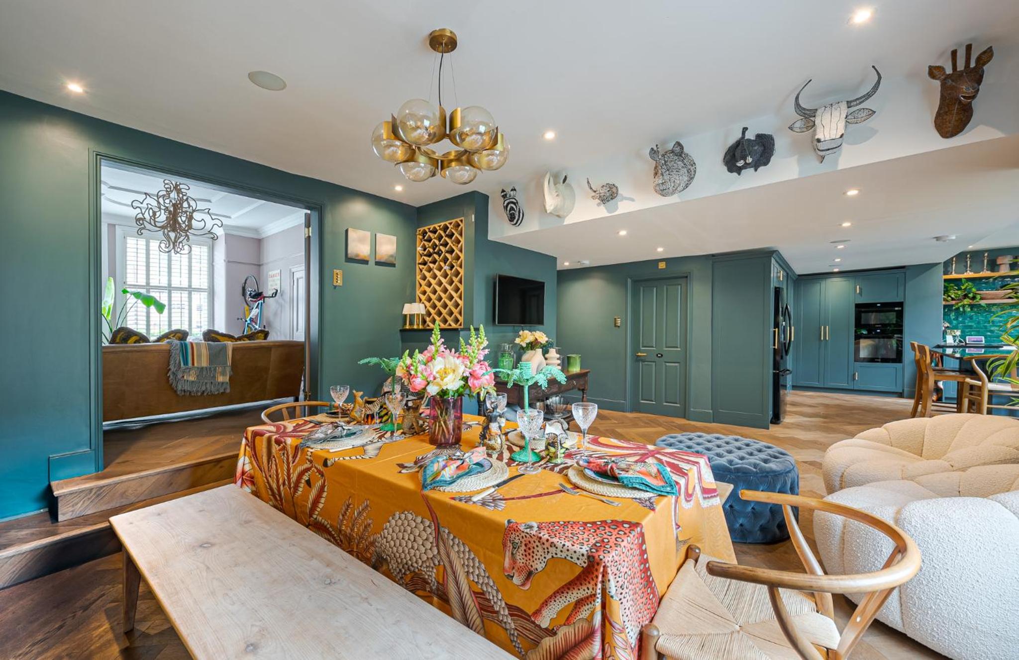 Heaver House - stunning, large, 5BR house nr tube and tooting common