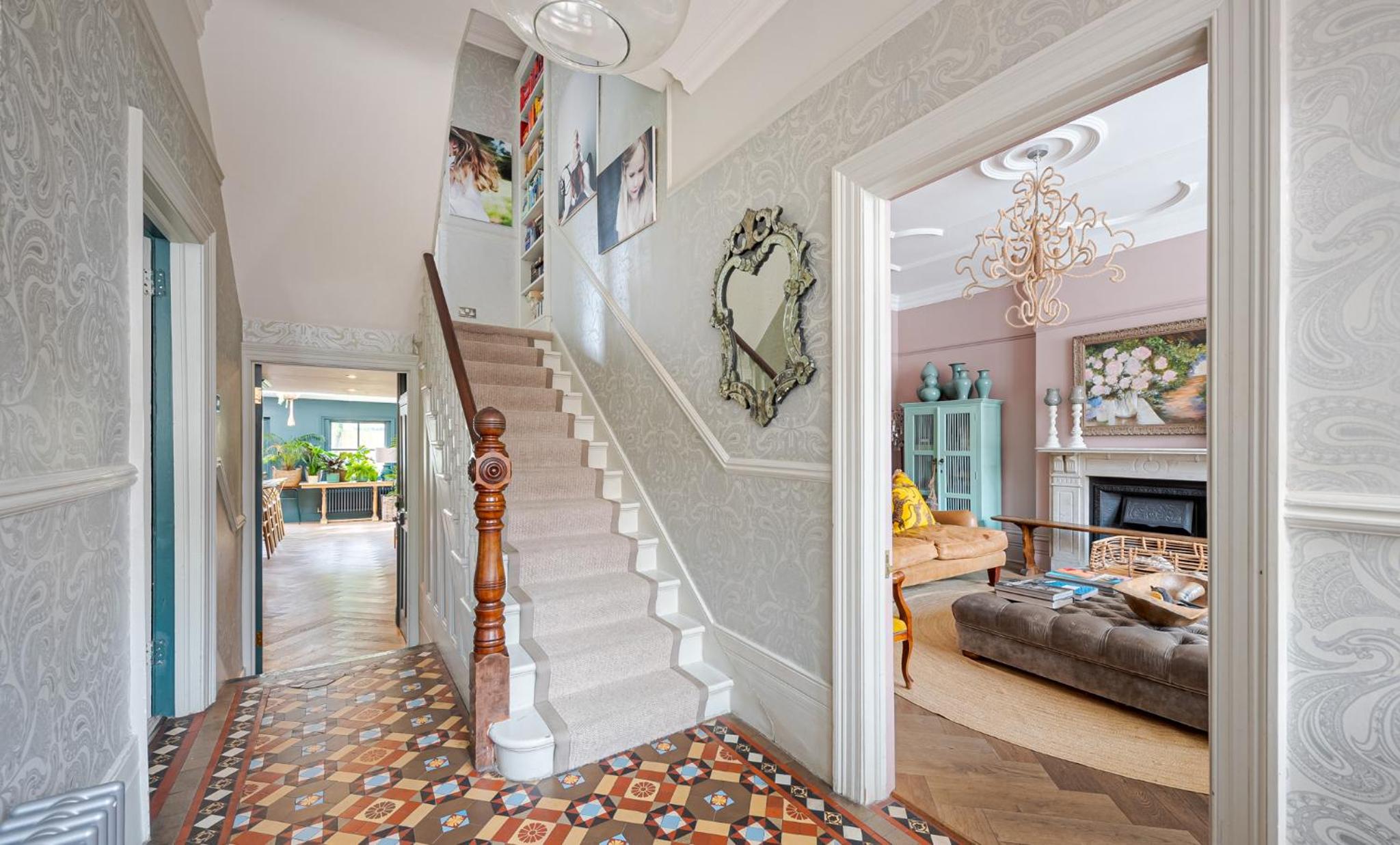 Heaver House - stunning, large, 5BR house nr tube and tooting common