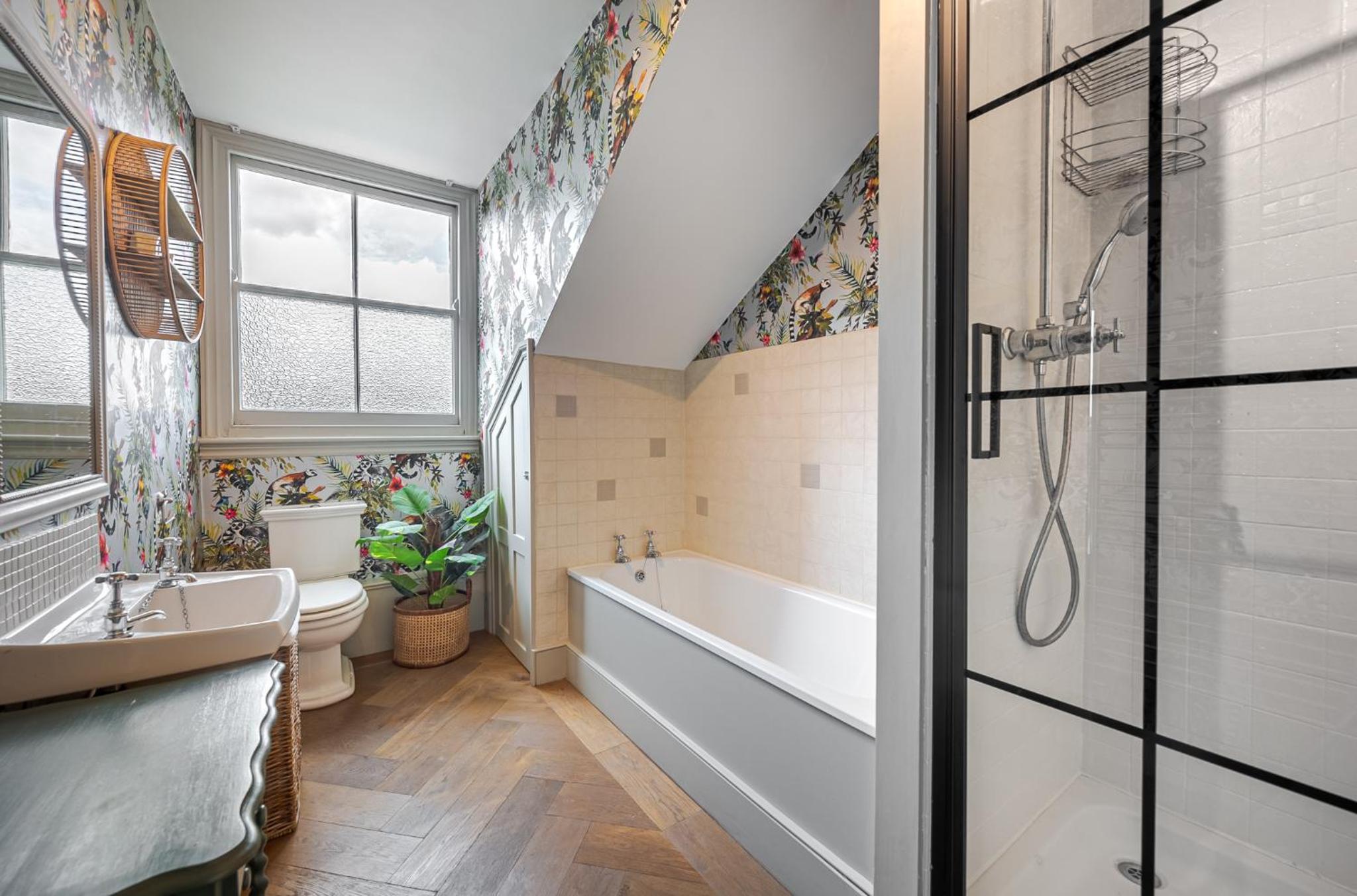 Heaver House - stunning, large, 5BR house nr tube and tooting common