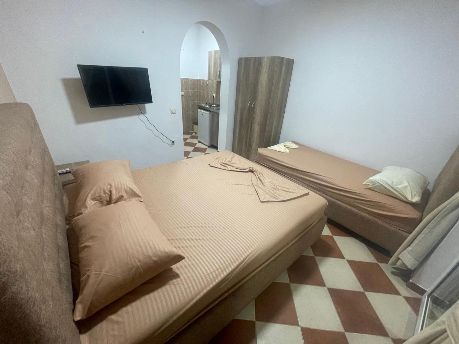 Kodra Apartments