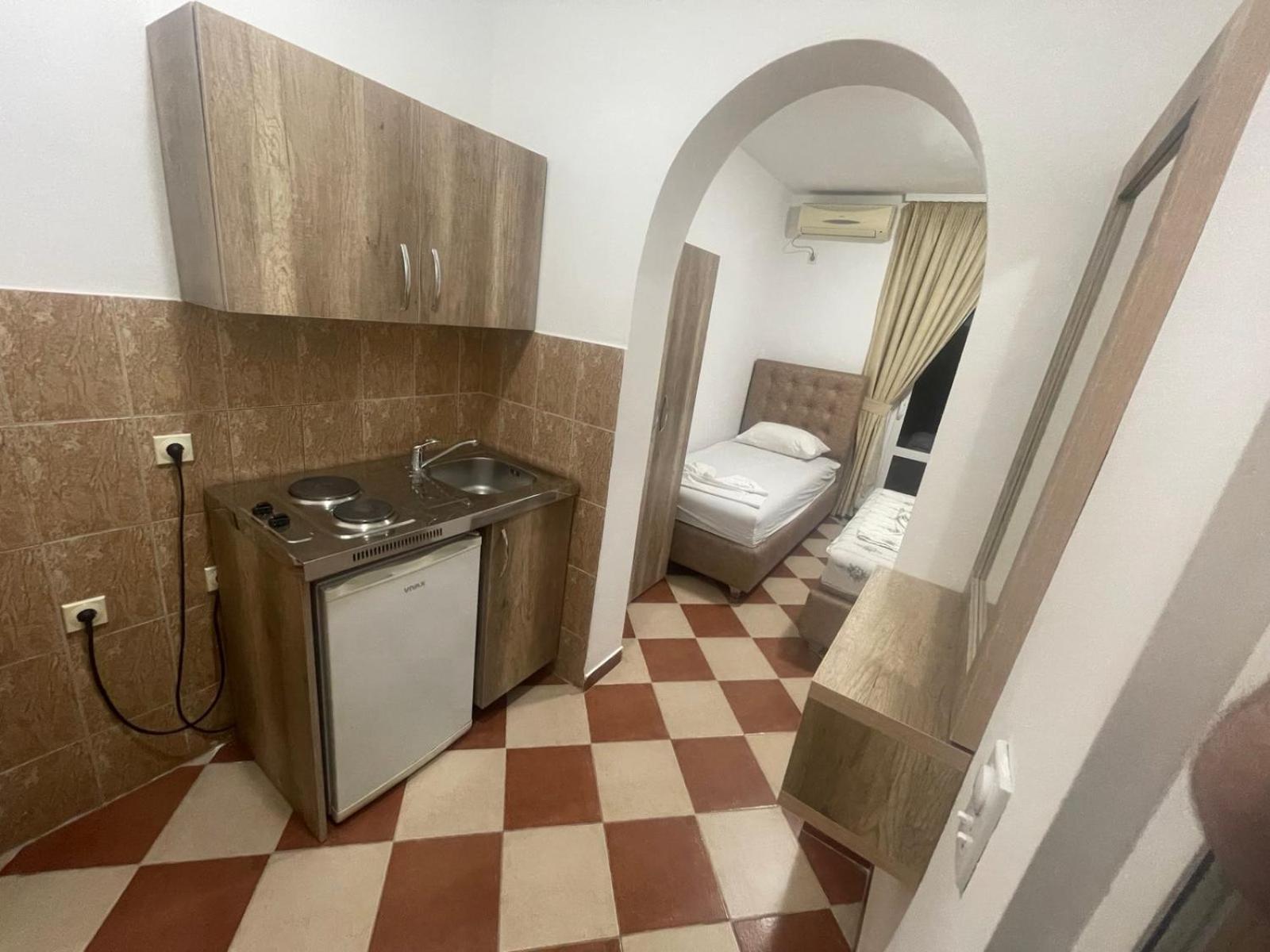 Kodra Apartments