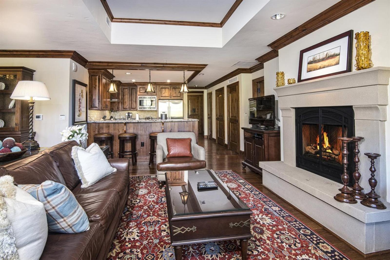 Luxury 2 Bedroom Residence In Lionshead Village view 3