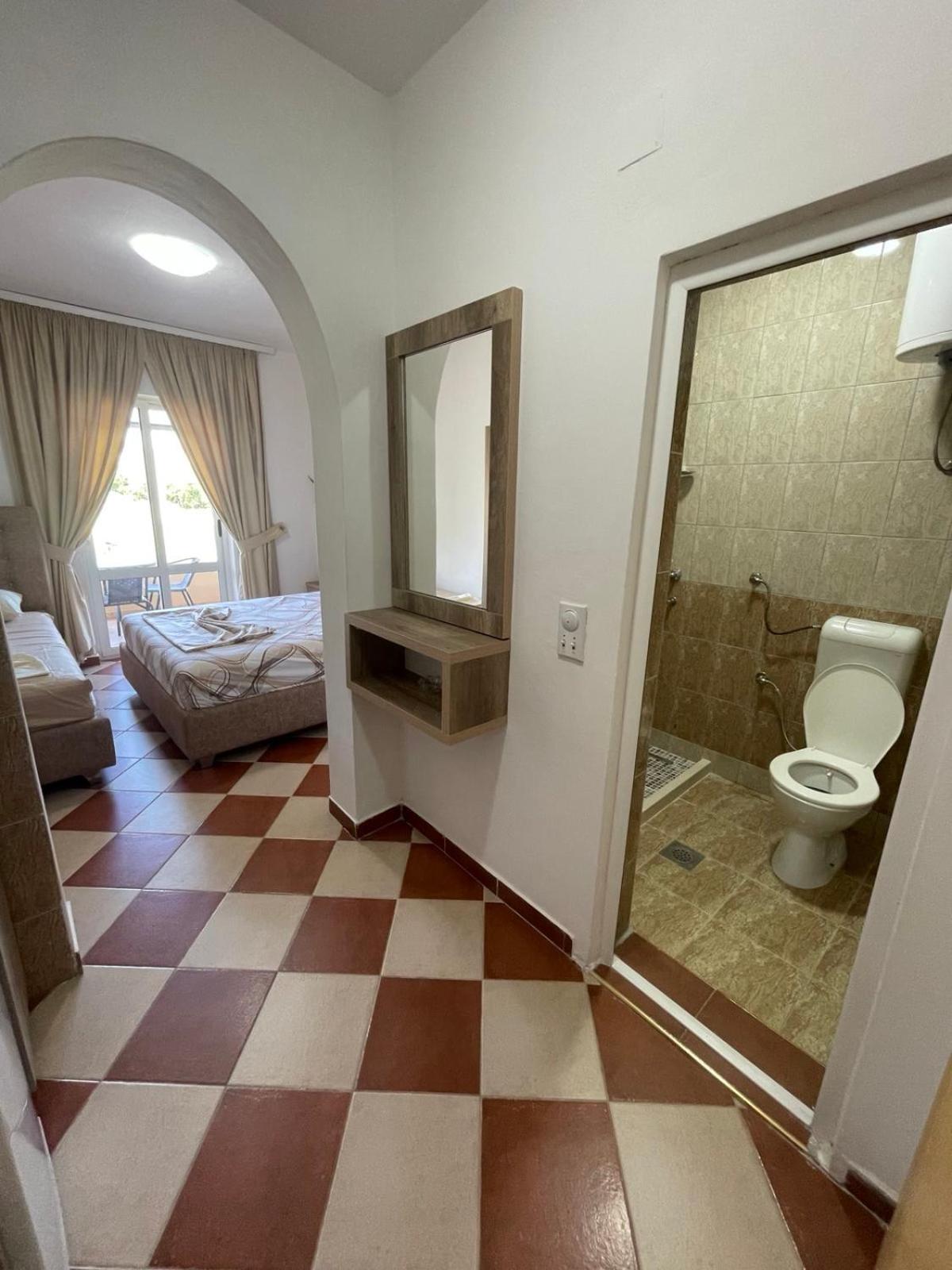 Kodra Apartments
