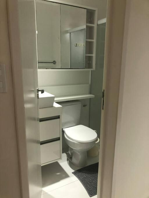 Lindo apto de 3 quartos