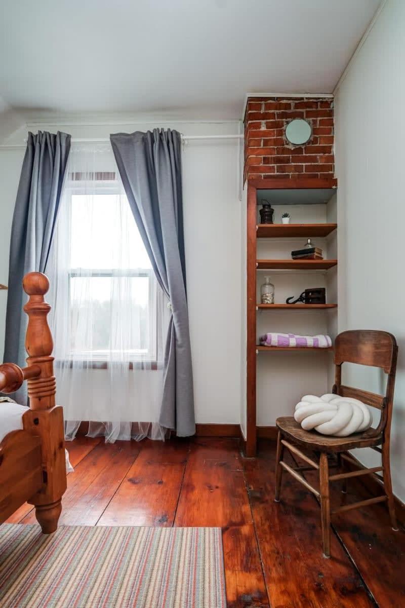 The Marigold PEC Family Farmhouse country escape