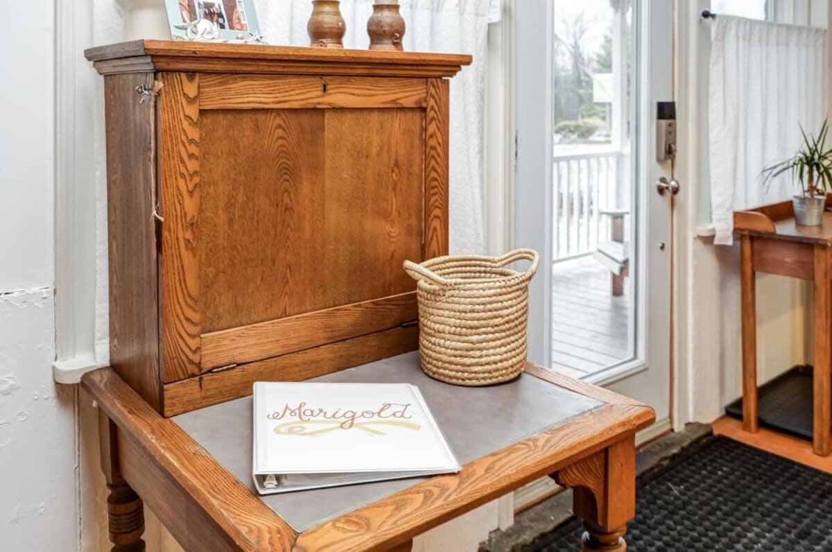 The Marigold PEC Family Farmhouse country escape