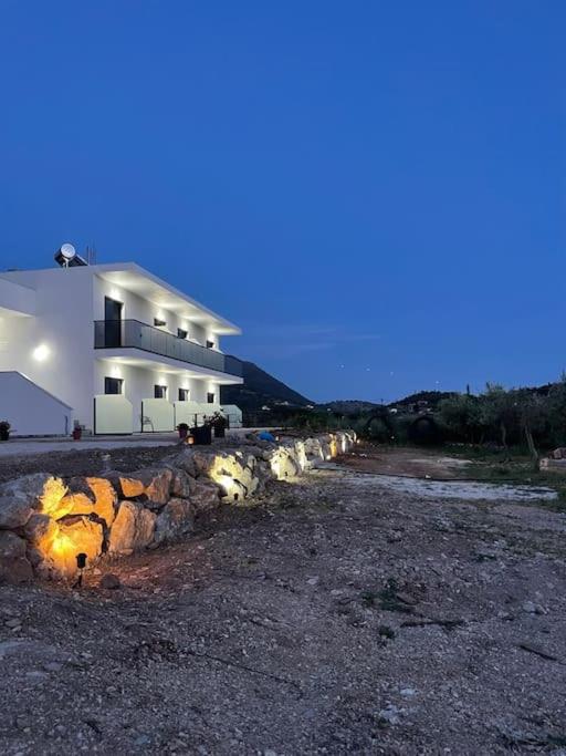Ambelas Getaways