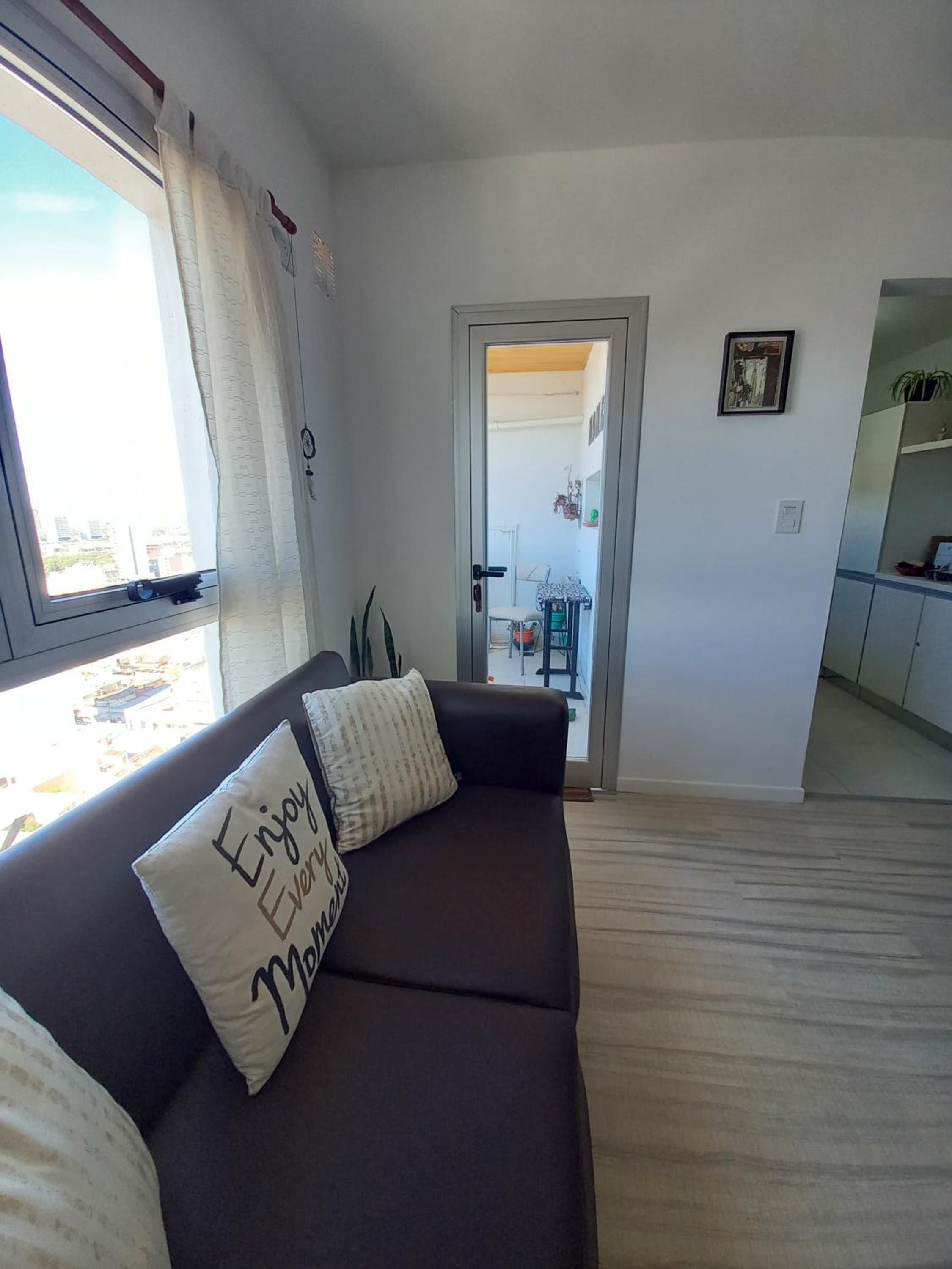 Departamento céntrico con vista al río Paraná