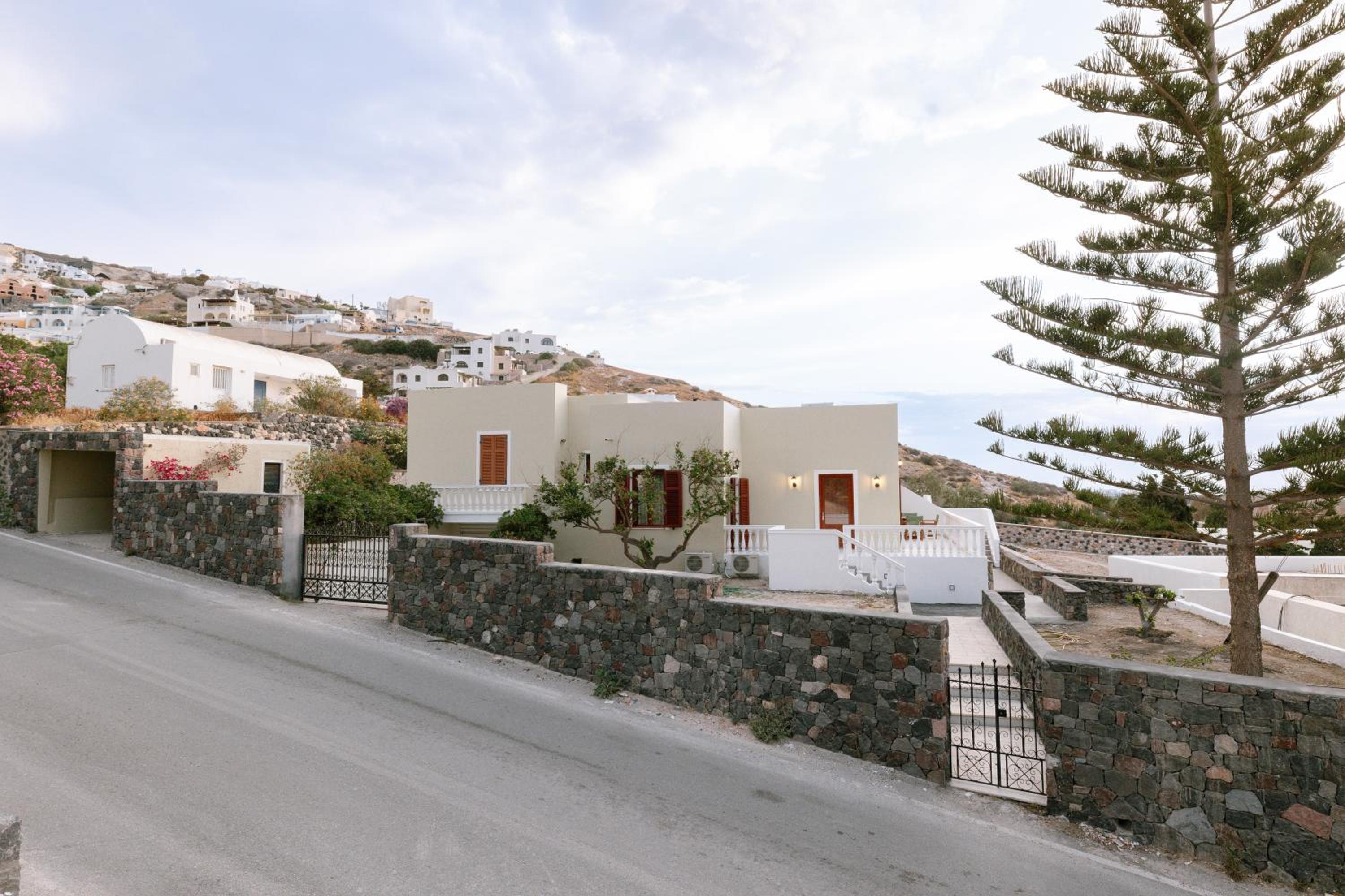 Kaminia Holiday Homes