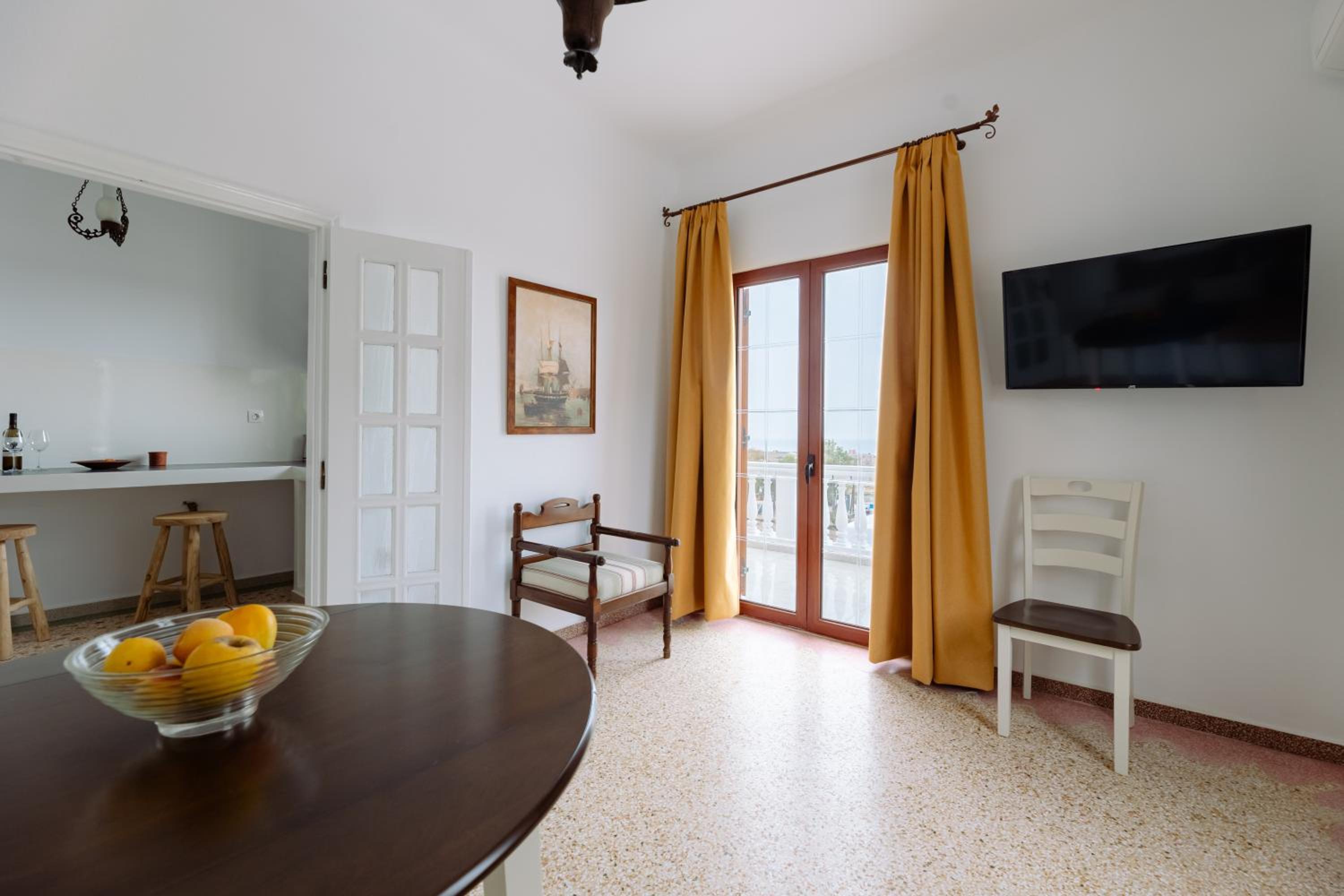 Kaminia Holiday Homes