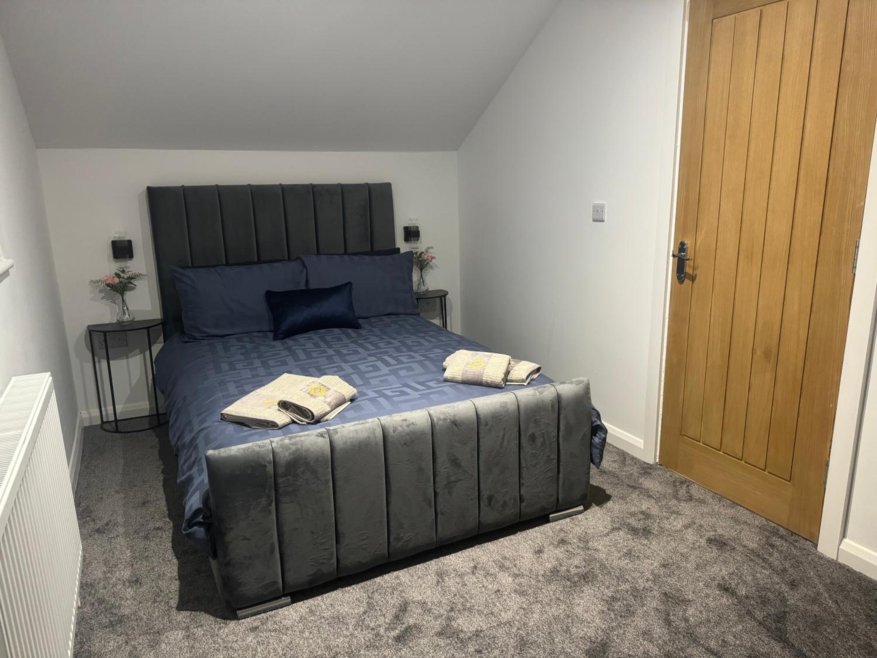 Newly constructed 3 bed town house next to the canal with Private Car Park view 3