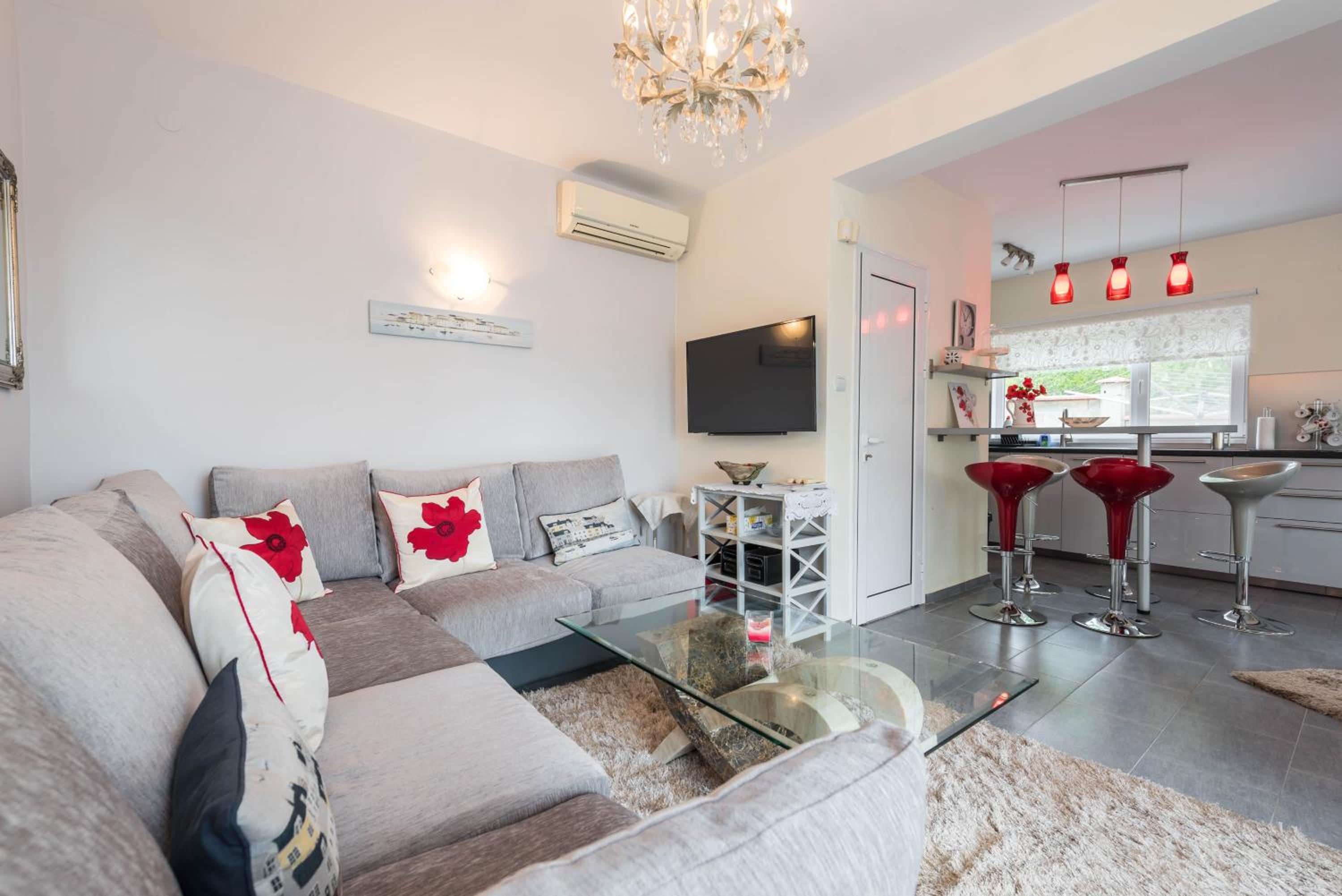 Villa Azur- Sea View Luxury with Pool near Balchik