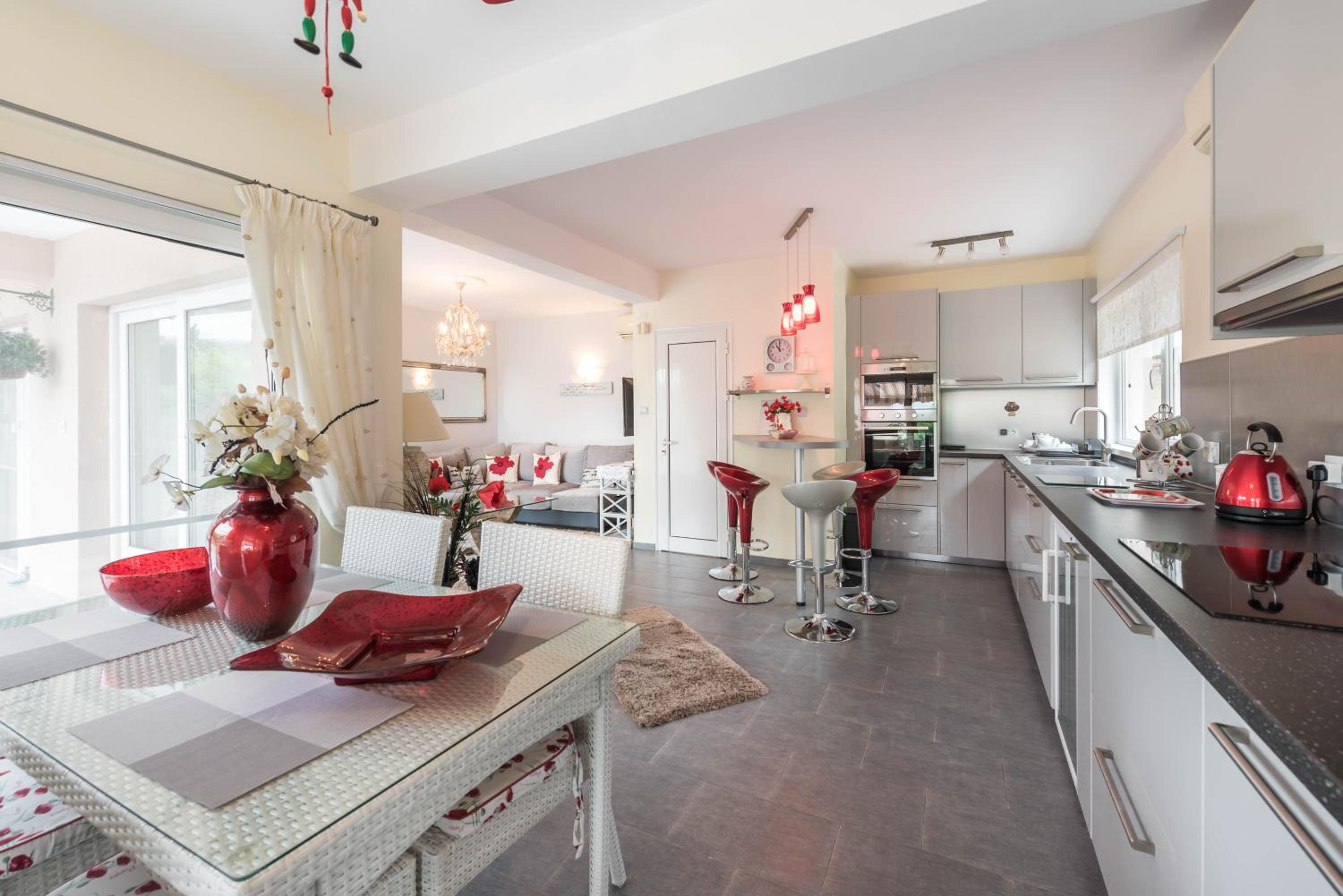 Villa Azur- Sea View Luxury with Pool near Balchik