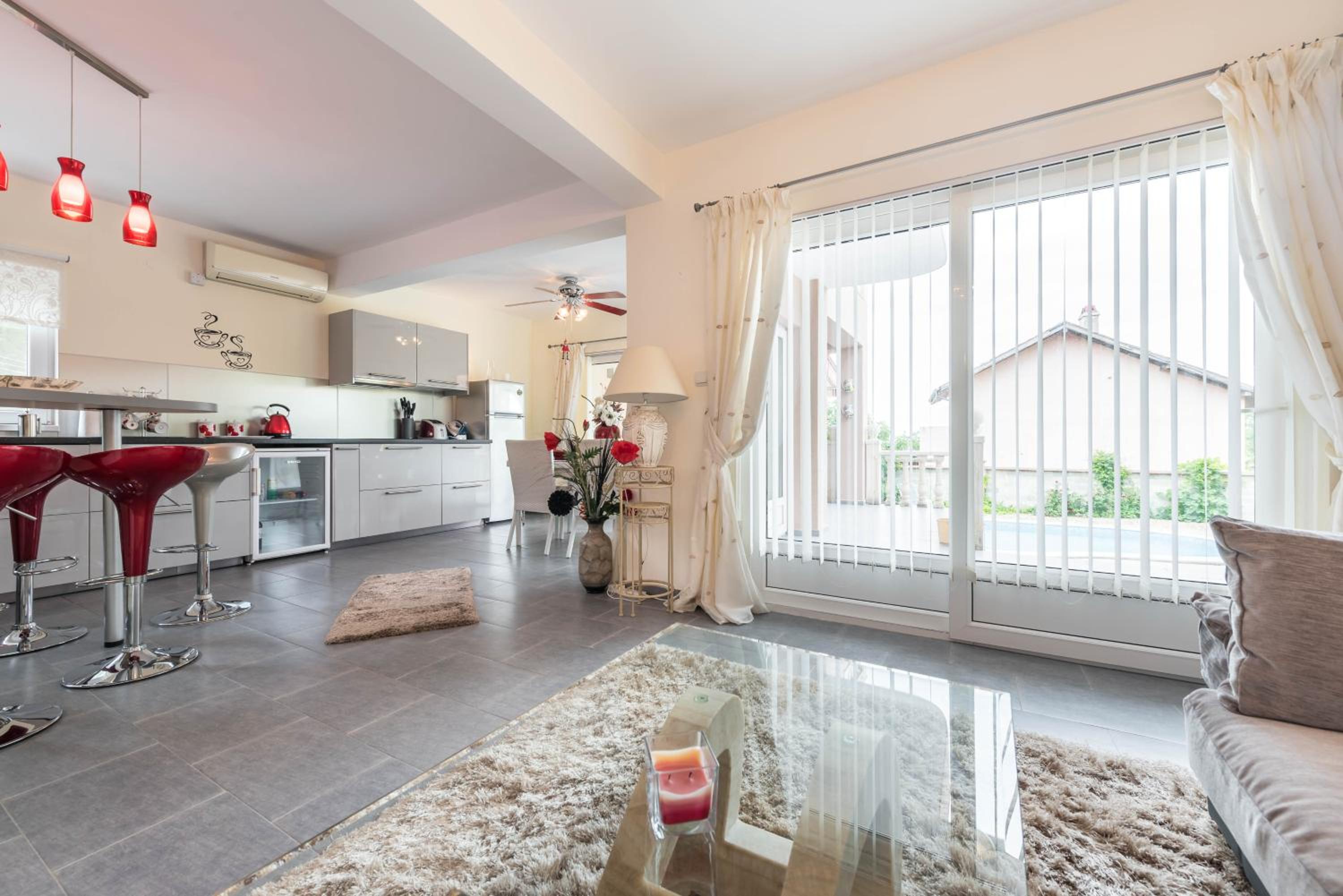 Villa Azur- Sea View Luxury with Pool near Balchik
