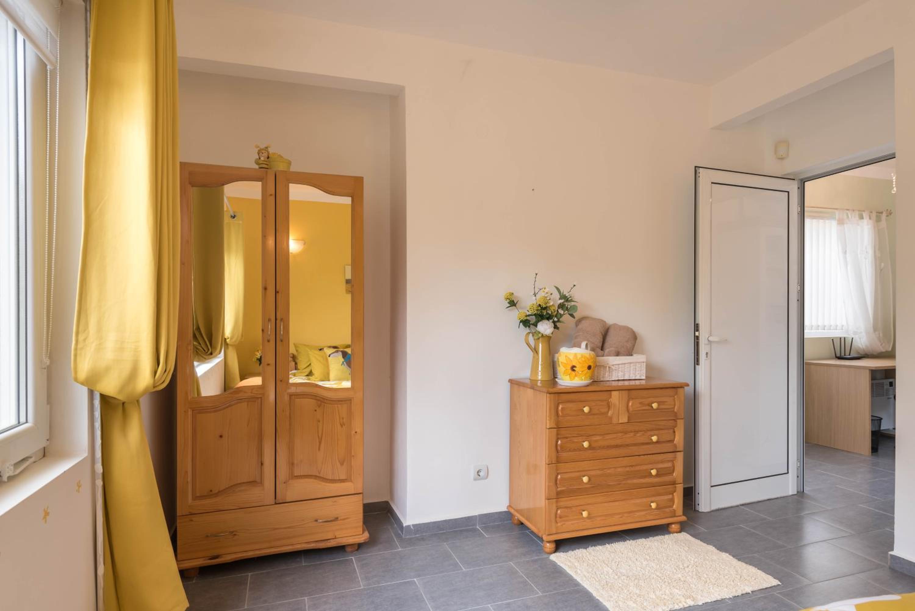 Villa Azur- Sea View Luxury with Pool near Balchik