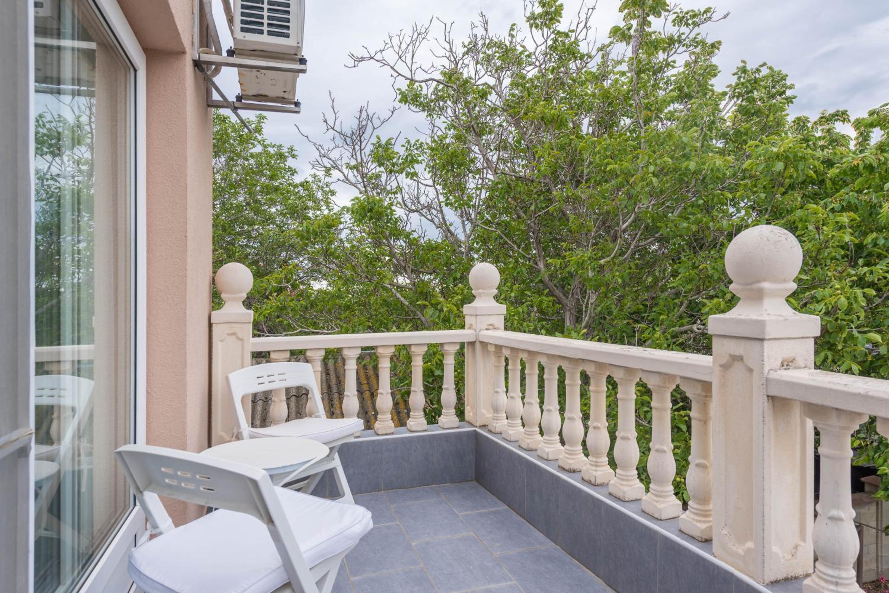Villa Azur- Sea View Luxury with Pool near Balchik