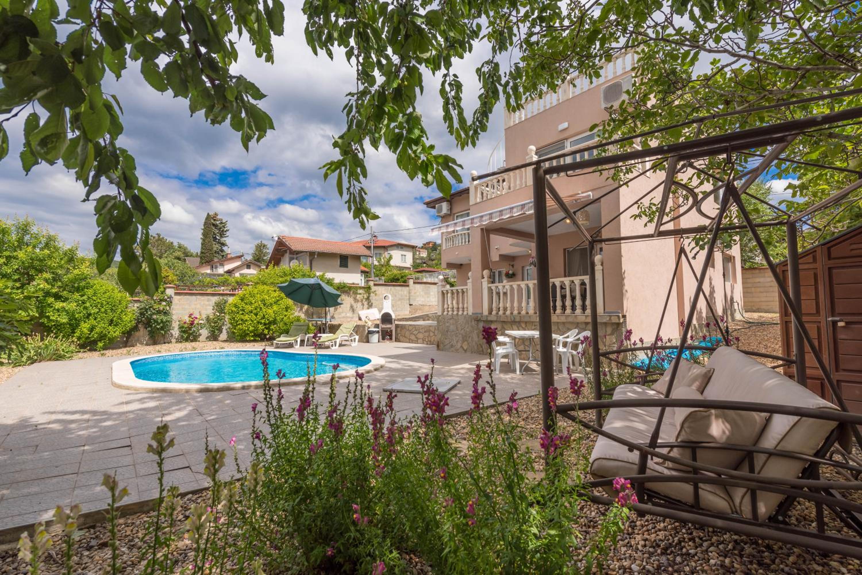 Villa Azur- Sea View Luxury with Pool near Balchik