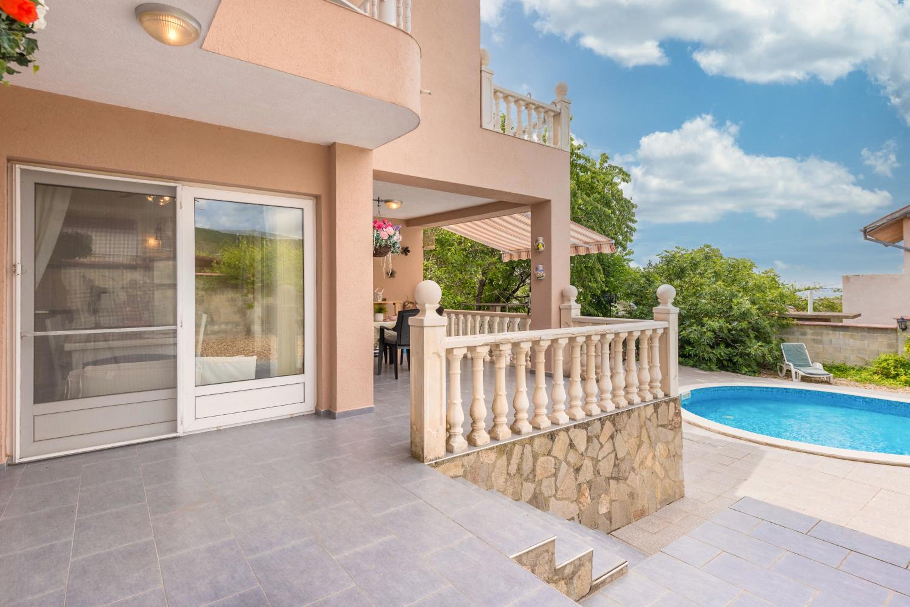 Villa Azur- Sea View Luxury with Pool near Balchik
