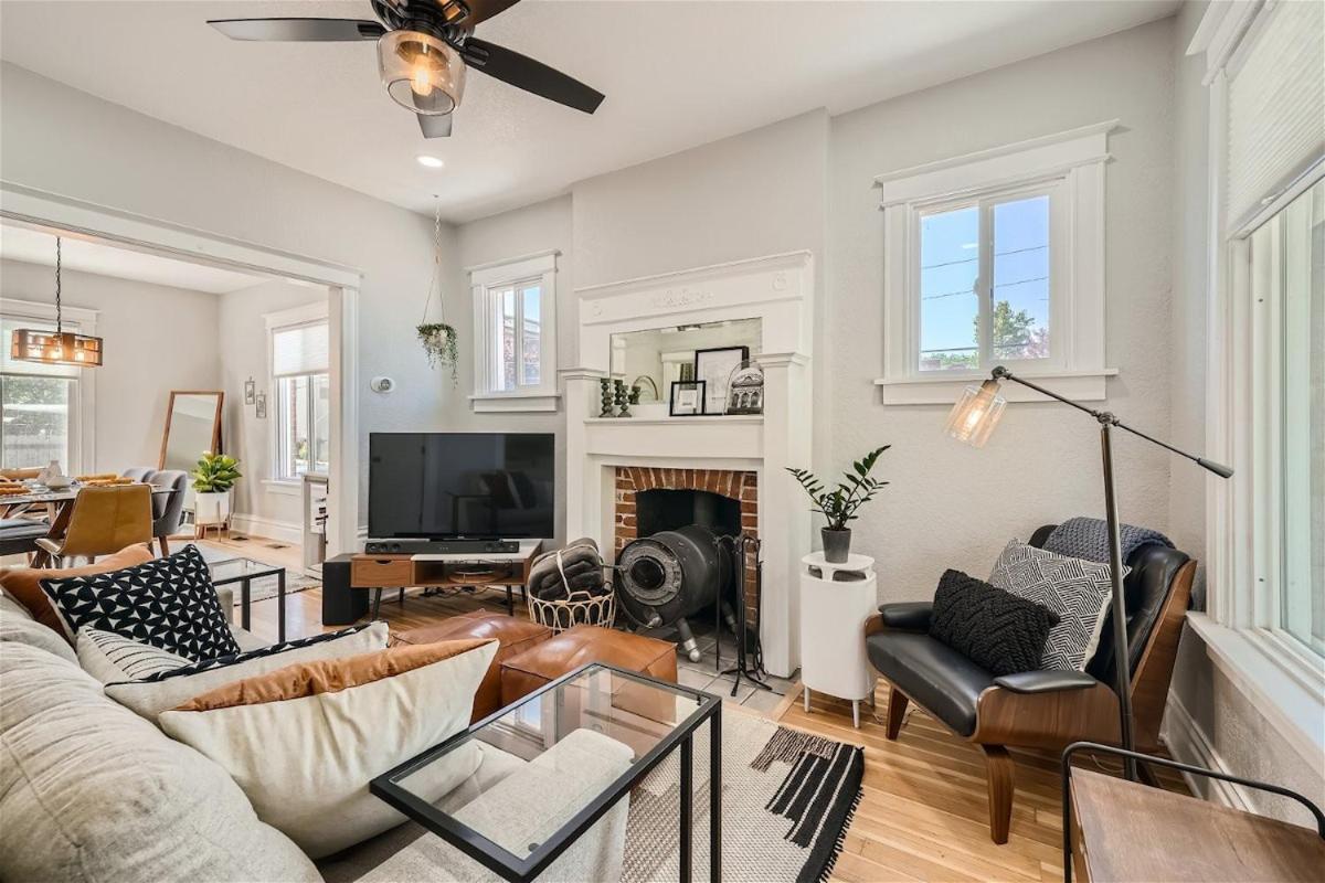 2 Bed Sunny Retreat Home Office Backyard 30 Day view 3